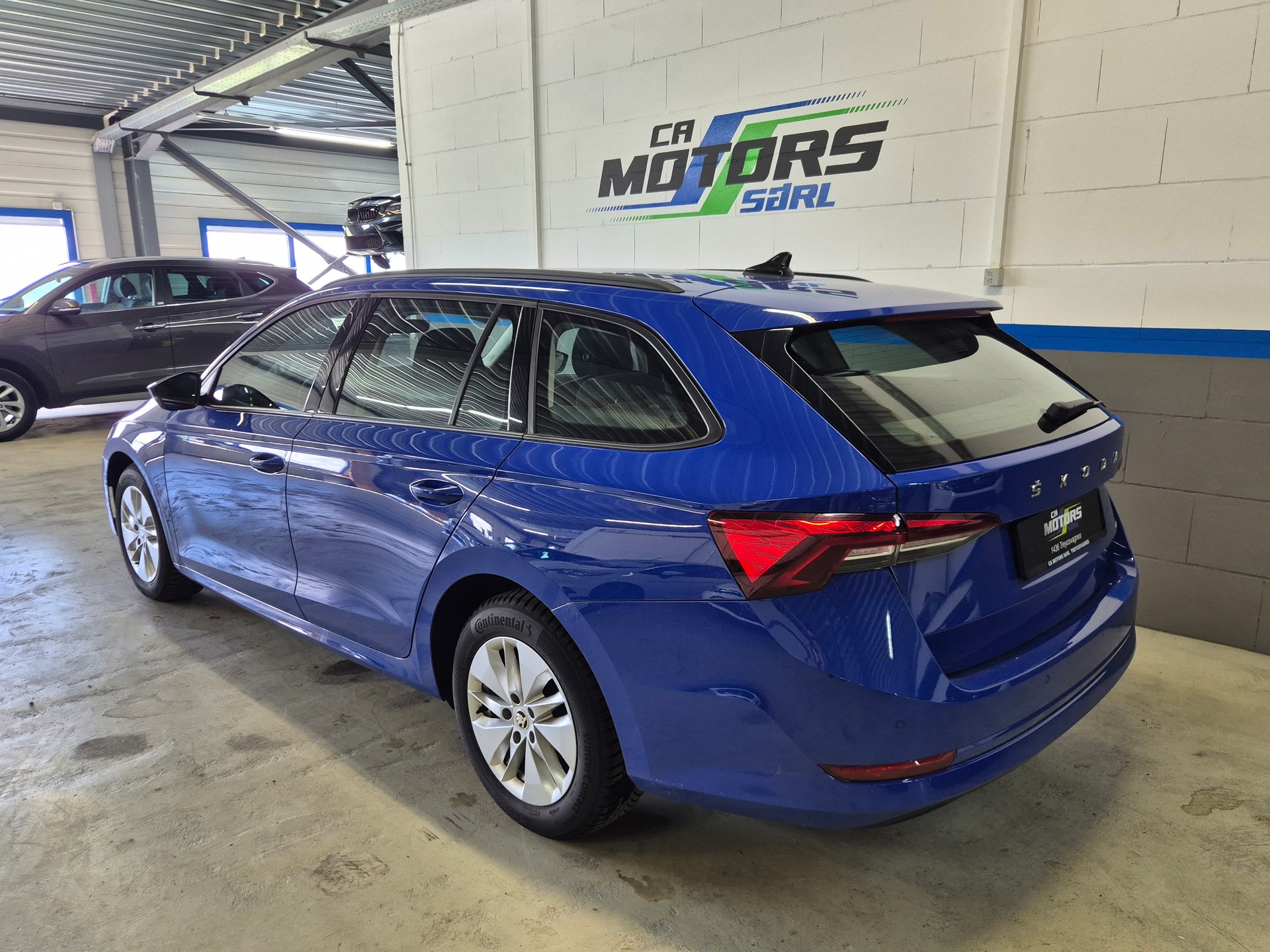 SKODA Octavia Combi 2.0 TDI DSG Ambition-image-5