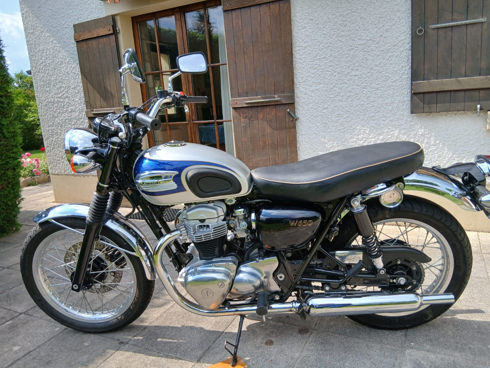 KAWASAKI W 650