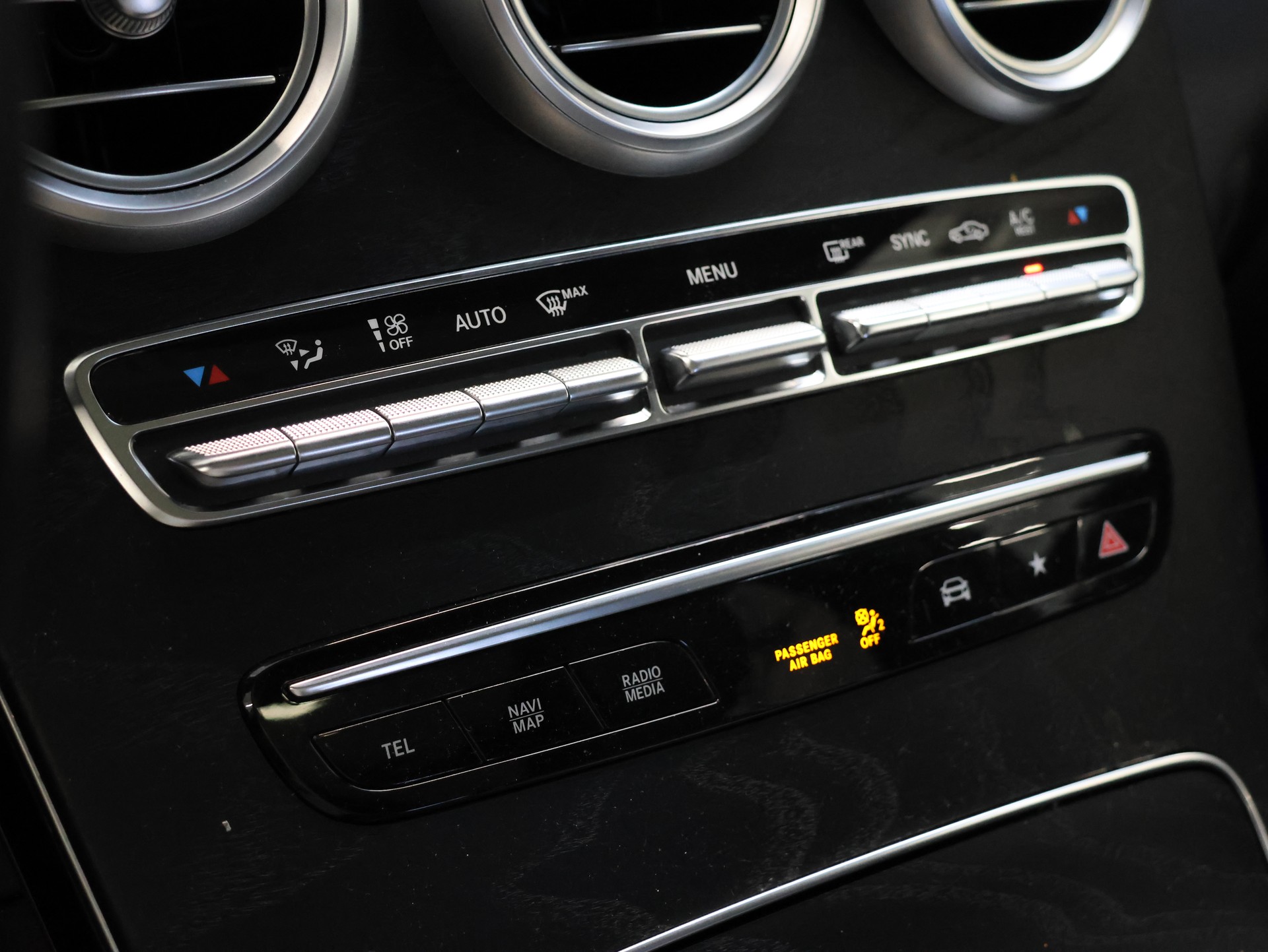 MERCEDES-BENZ GLC 200 AMG Line 4Matic 9G-Tronic *360 Kamera* *Burmester* *Panoramadach*-image-25