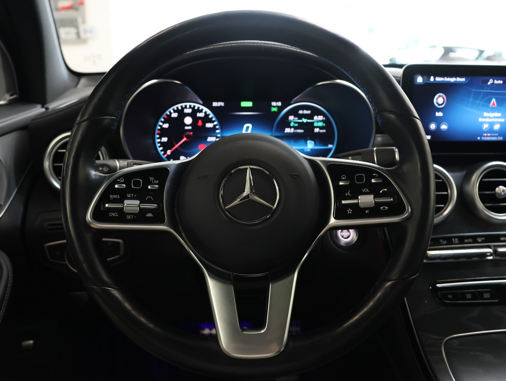 MERCEDES-BENZ GLC 200 AMG Line 4Matic 9G-Tronic *360 Kamera* *Burmester* *Panoramadach*-image-20
