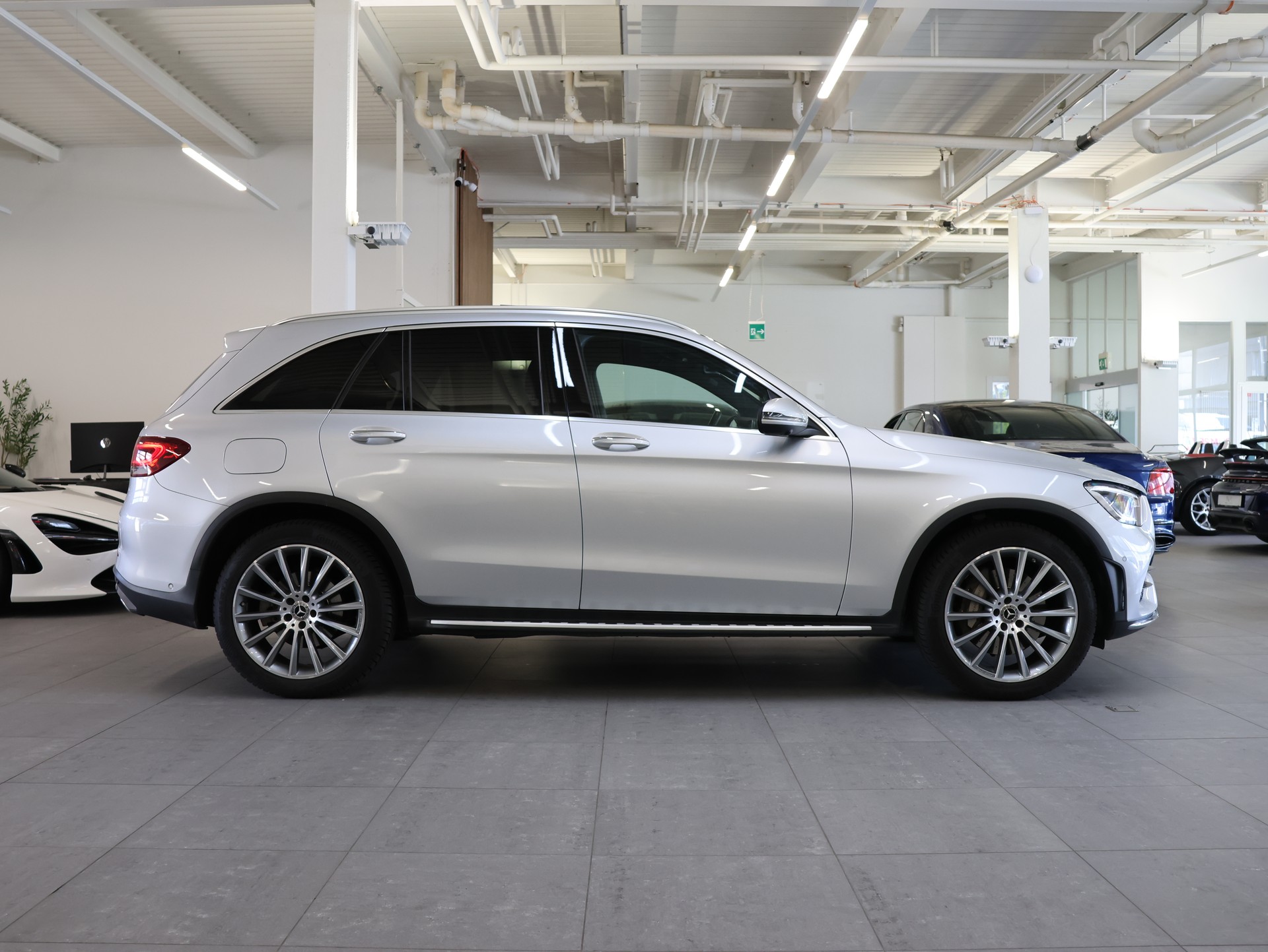 MERCEDES-BENZ GLC 200 AMG Line 4Matic 9G-Tronic *360 Kamera* *Burmester* *Panoramadach*-image-6