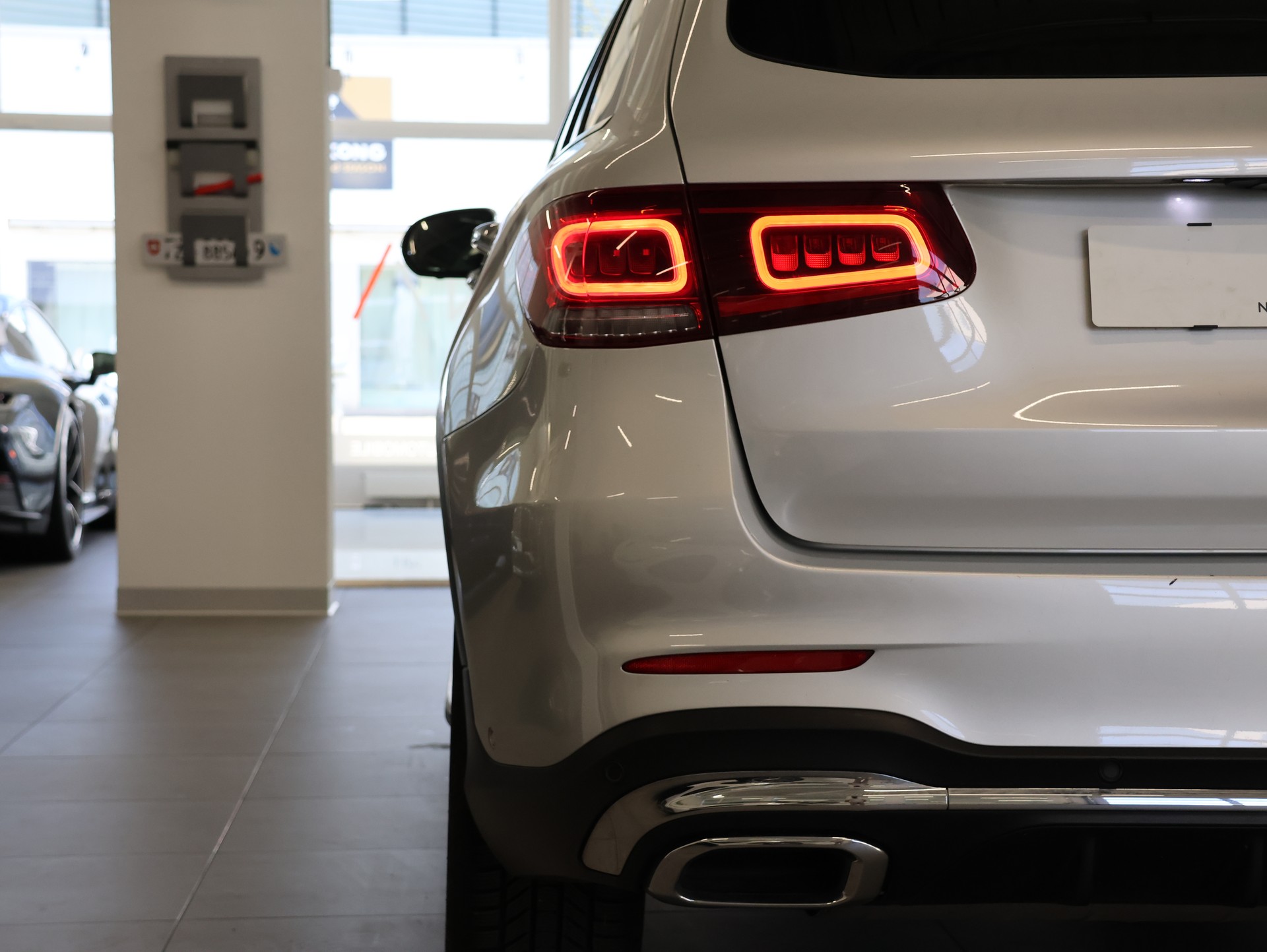 MERCEDES-BENZ GLC 200 AMG Line 4Matic 9G-Tronic *360 Kamera* *Burmester* *Panoramadach*-image-11