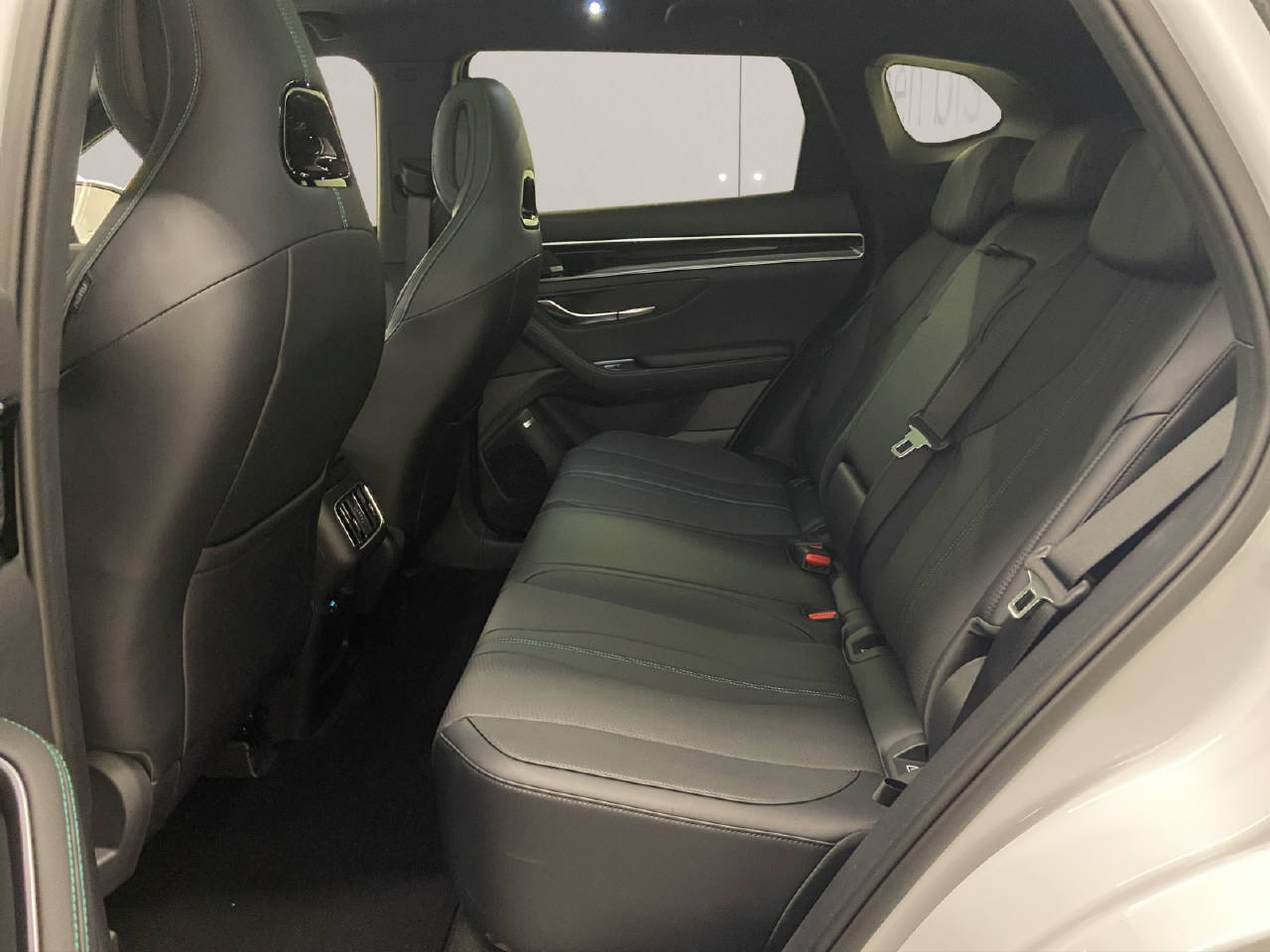 BYD Seal U DM-i Design AWD-image-10