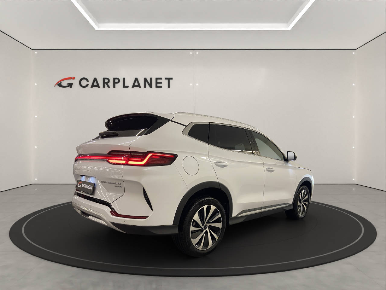 BYD Seal U DM-i Design AWD-showroom-element-3