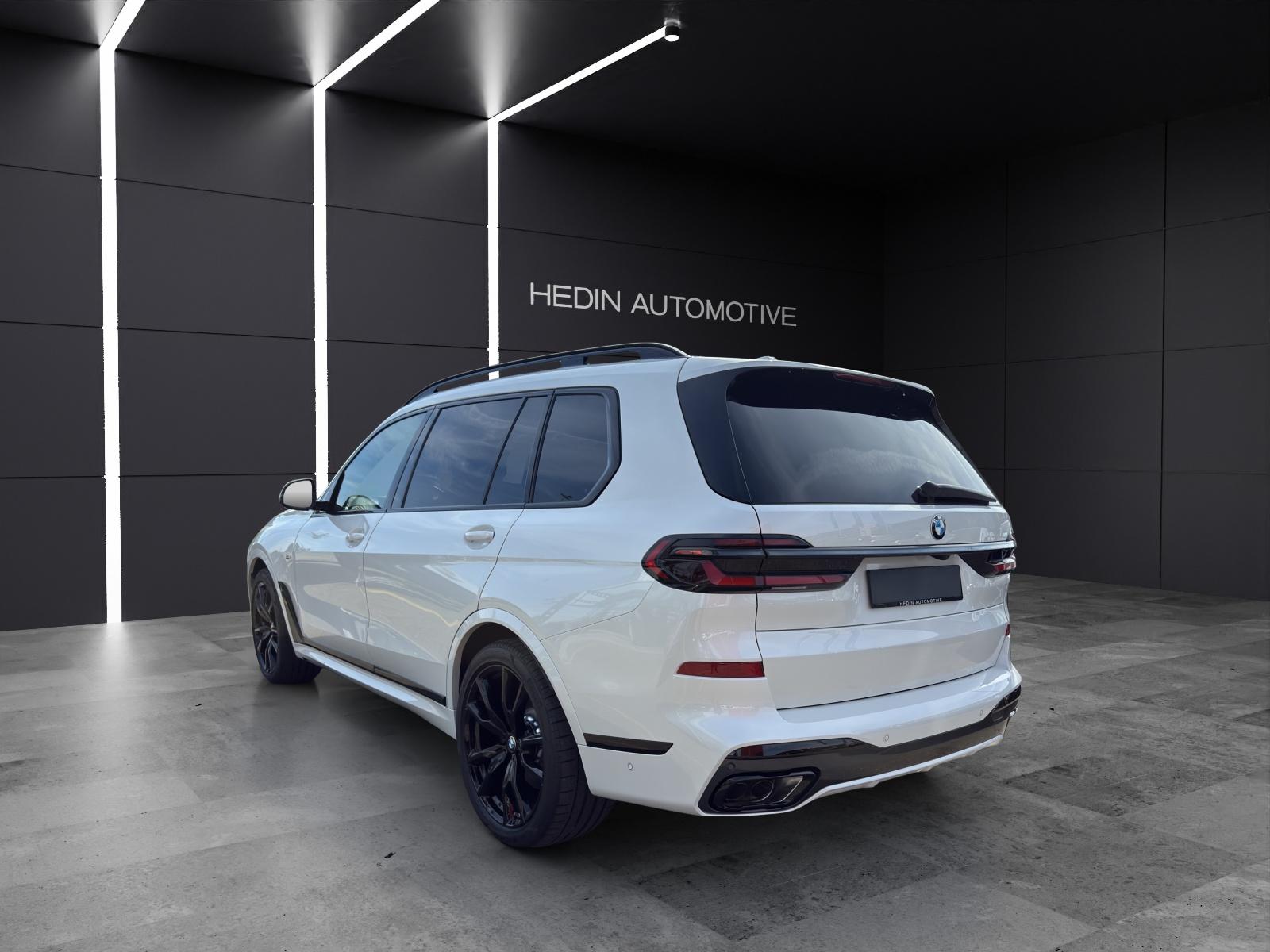 BMW X7 xDrive40i-showroom-element-3