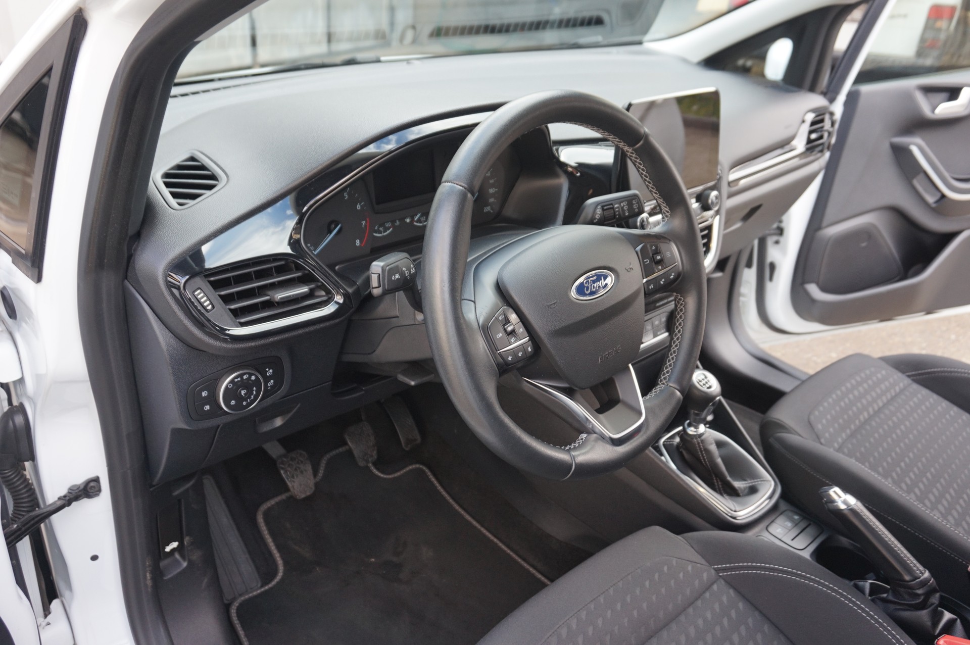 FORD Fiesta 1.0 SCTi Active-image-9