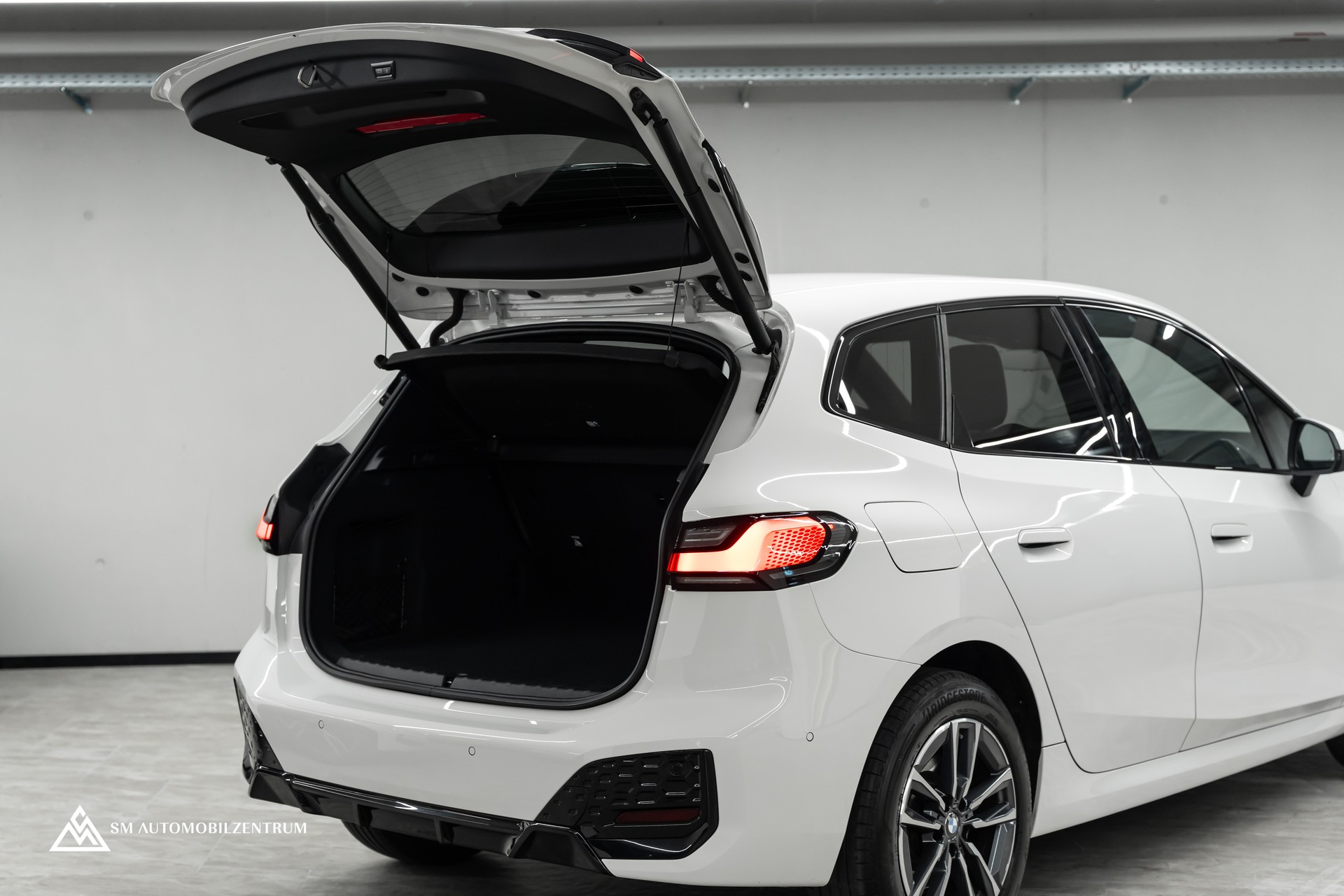 BMW 218d Active Tourer DKG M Sport / CH / Harman/Kardon / Driving Assistant Plus-image-9