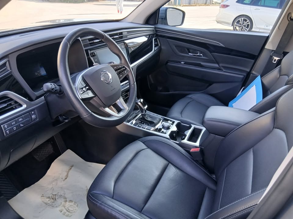 KGM-SsangYong Korando 1.5 T GDI Blackline 4WD Automat-image-6