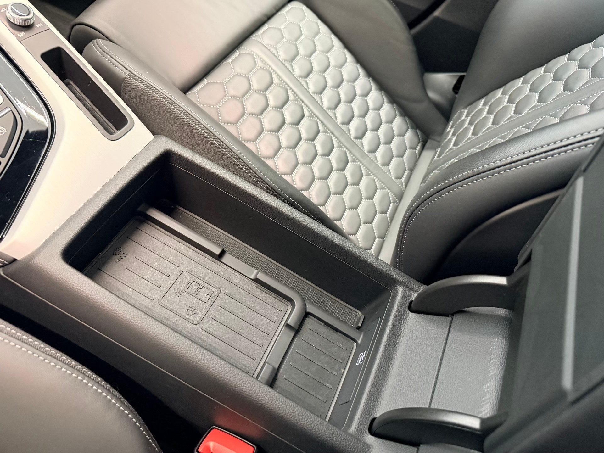 AUDI RS4 Avant quattro tiptronic-image-26