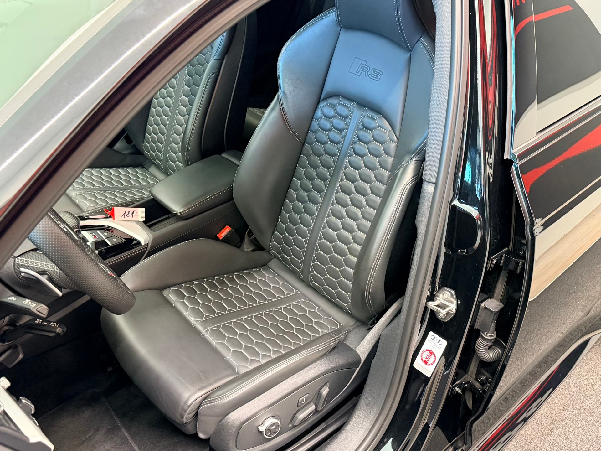 AUDI RS4 Avant quattro tiptronic-image-15