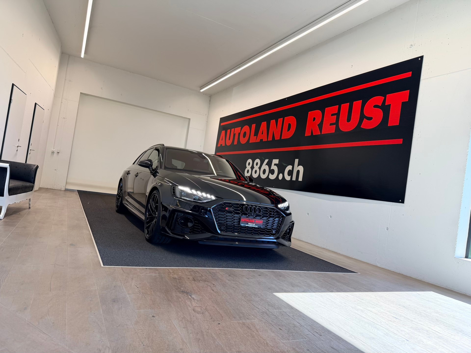 AUDI RS4 Avant quattro tiptronic
