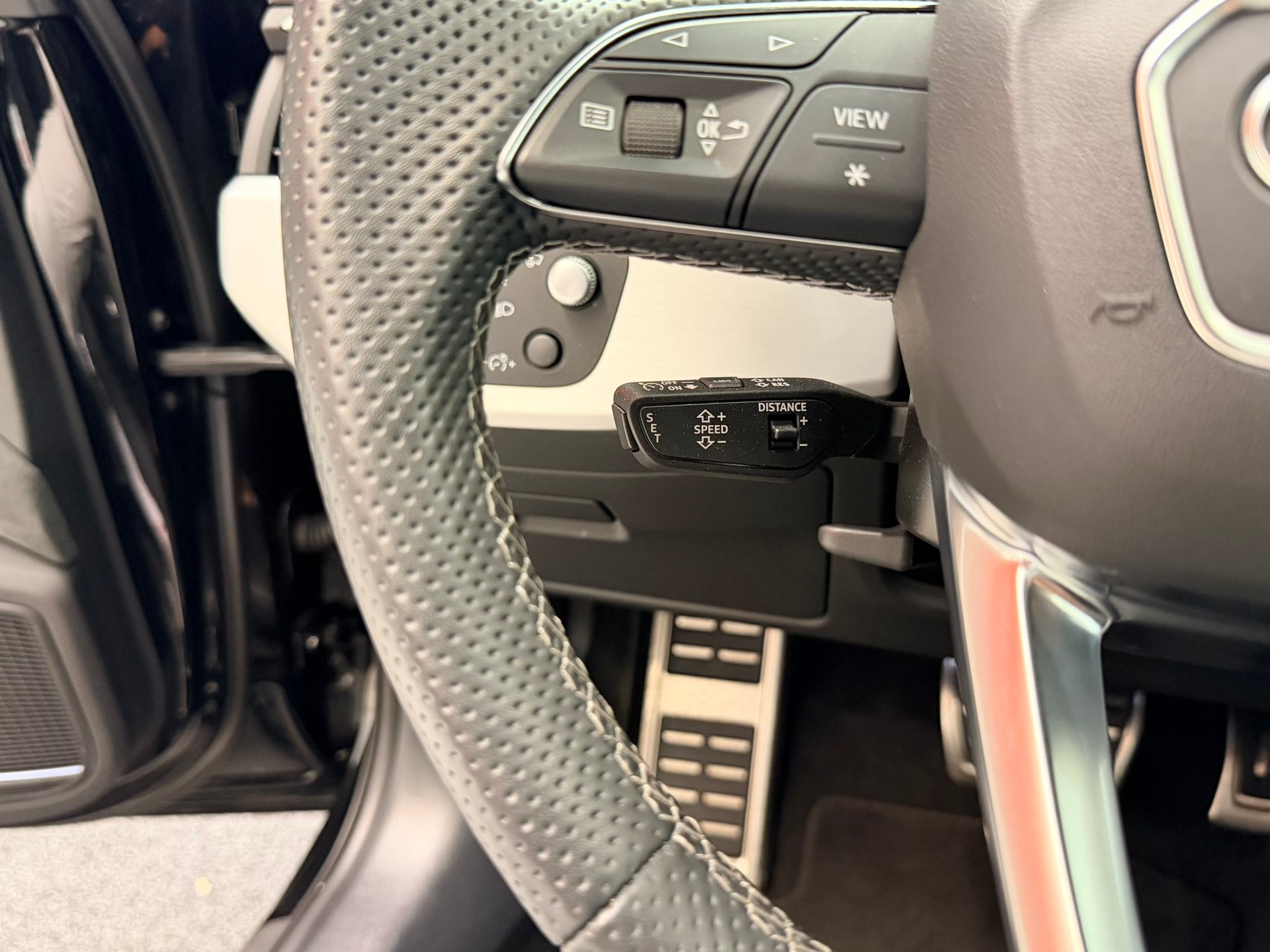 AUDI RS4 Avant quattro tiptronic-image-28