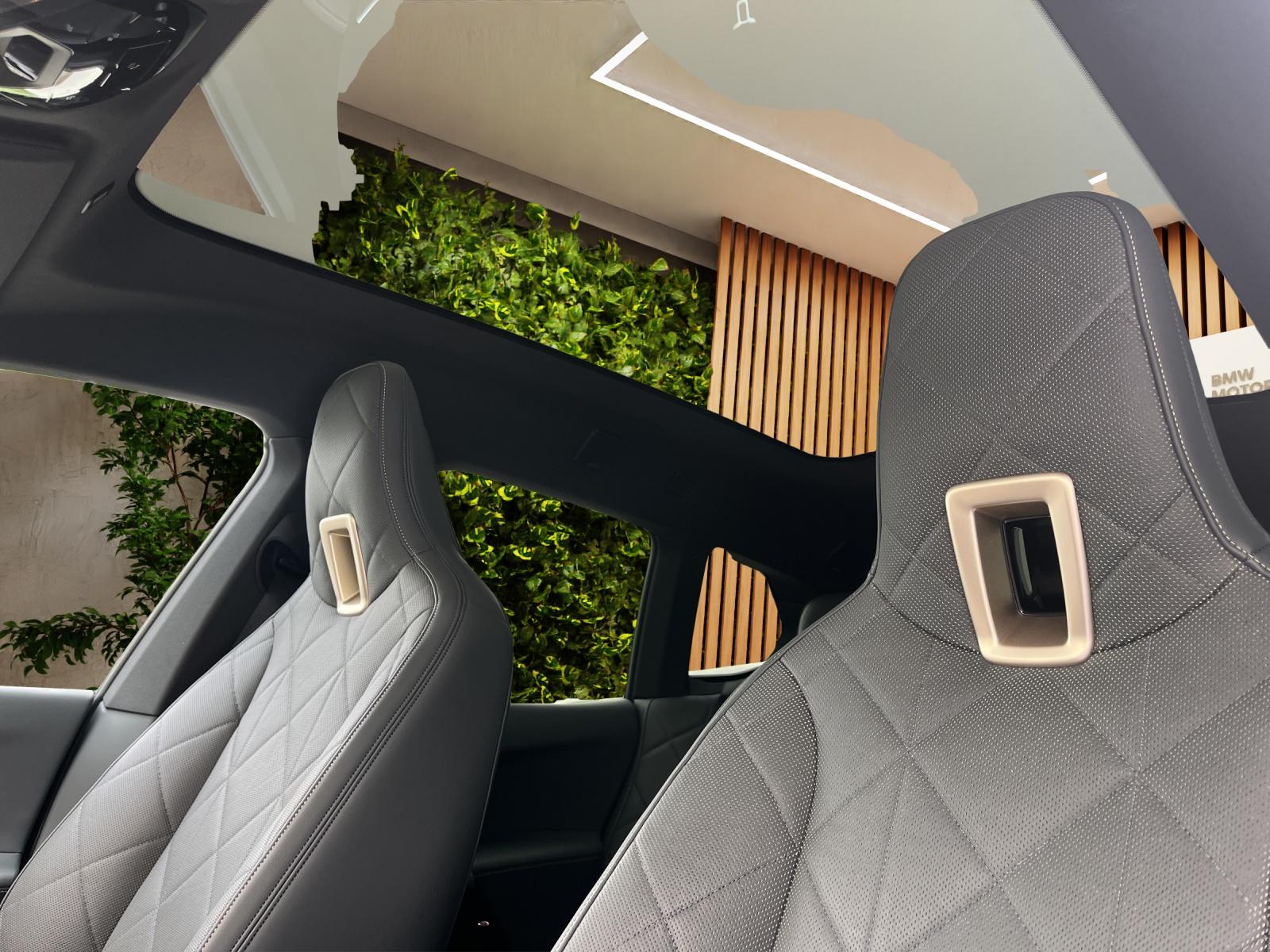 BMW iX xDrive40 Launch Edition (CH)-image-17