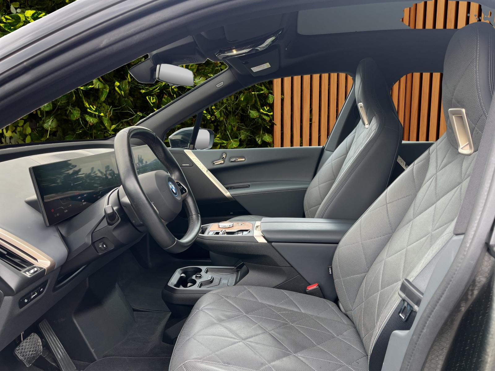 BMW iX xDrive40 Launch Edition (CH)-image-9