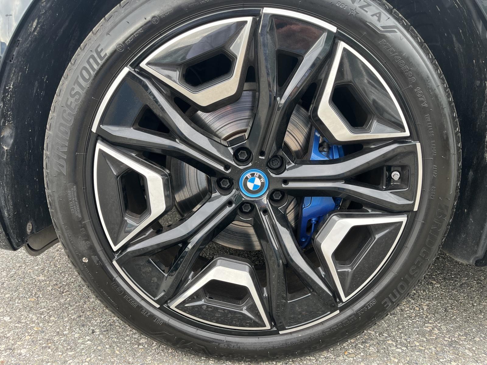 BMW iX xDrive40 Launch Edition (CH)-image-8
