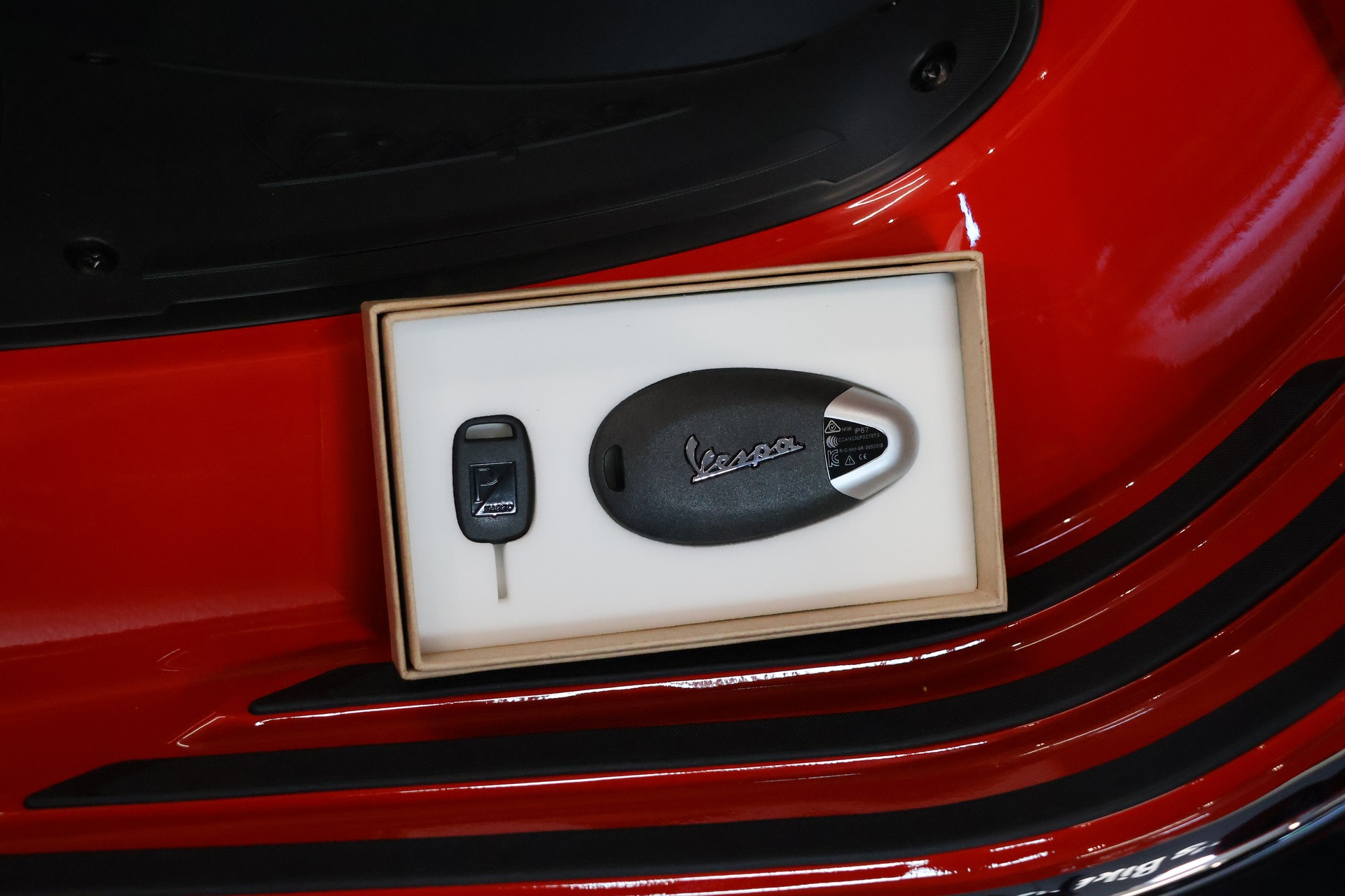 PIAGGIO PIAGGIO Vespa Primavera 125 RED E5+ MY26 (4 Jahre Garantie)-image-7