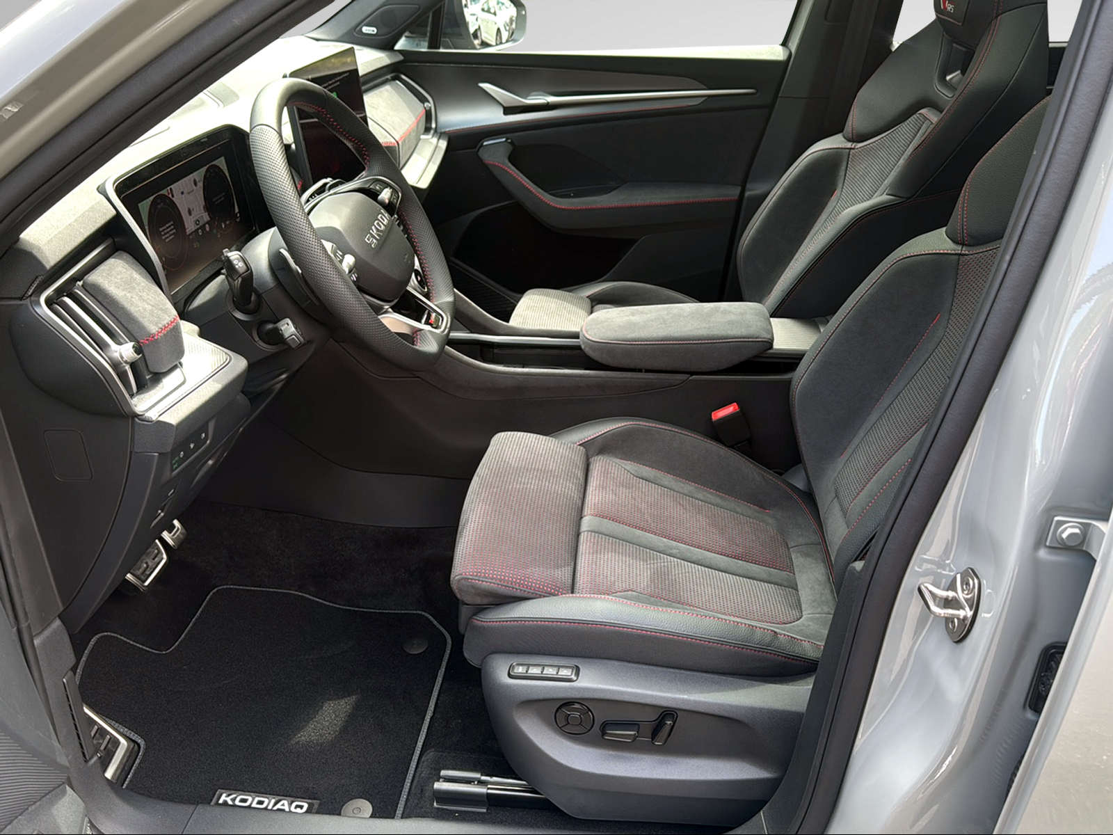 SKODA Kodiaq 2.0 TSI RS 4x4-image-18