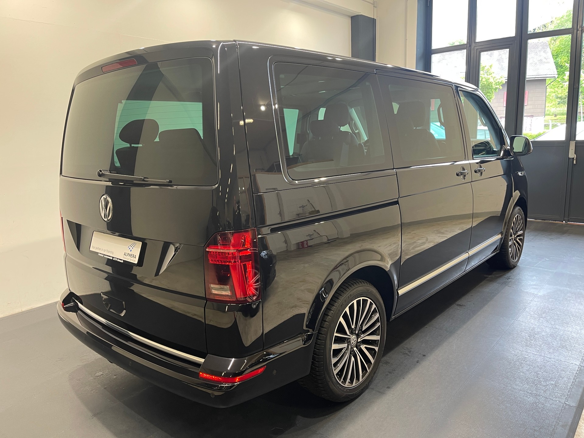VW T6.1 Multivan 2.0 Bi-TDI Highline 4Motion DSG *BULLI*-image-4