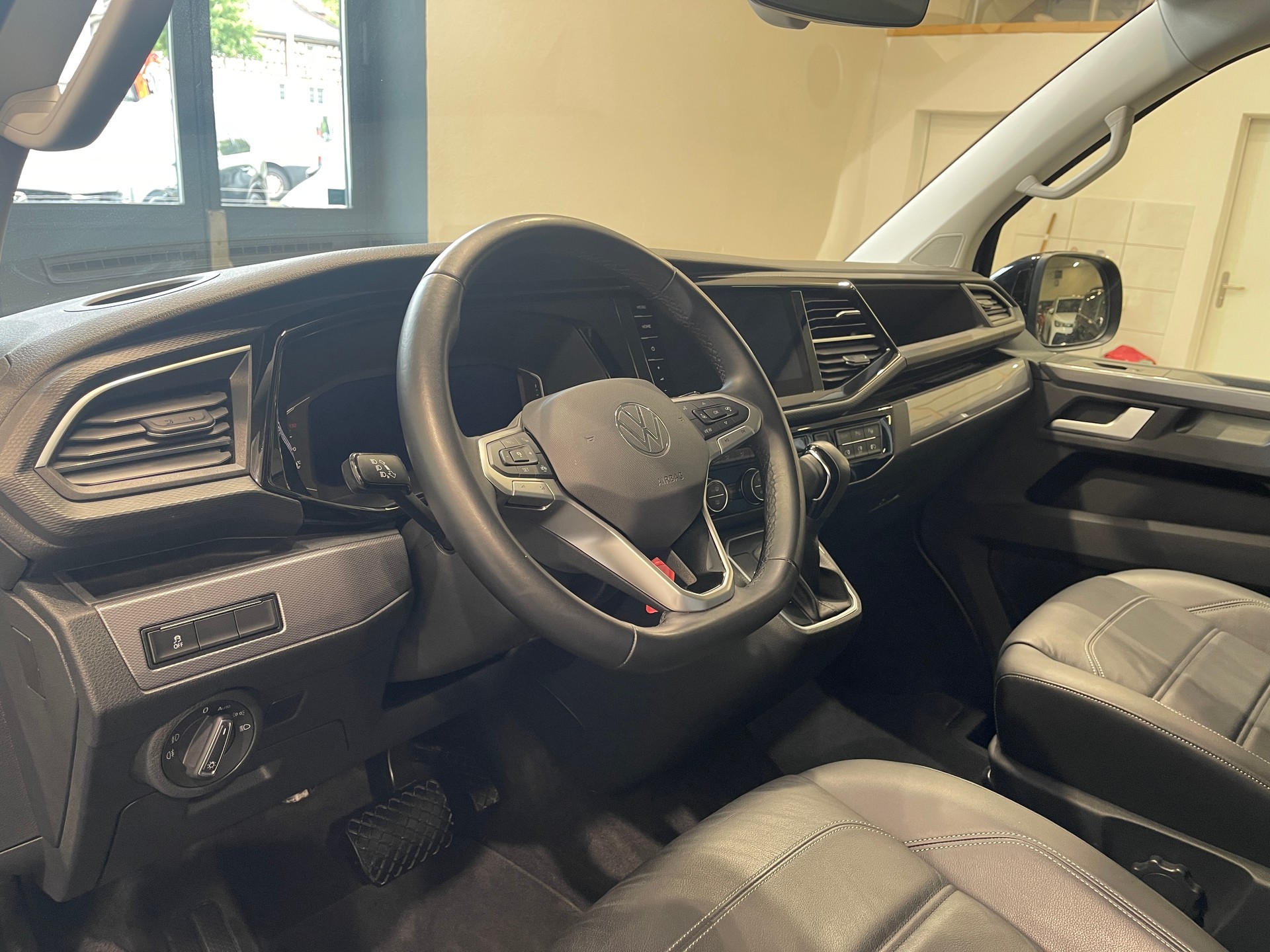 VW T6.1 Multivan 2.0 Bi-TDI Highline 4Motion DSG *BULLI*-image-8