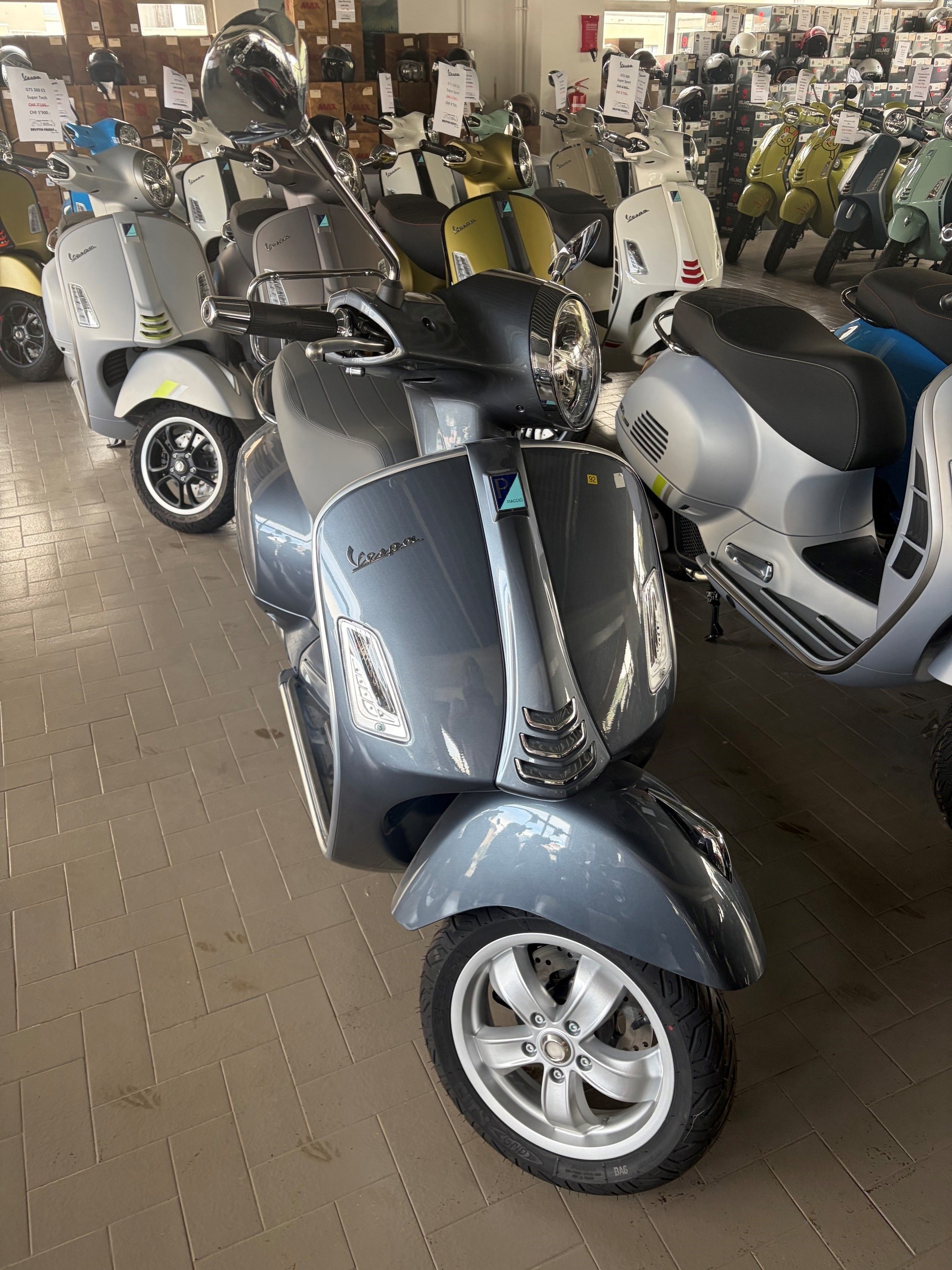 PIAGGIO Vespa GTS 125 ABS-image-0