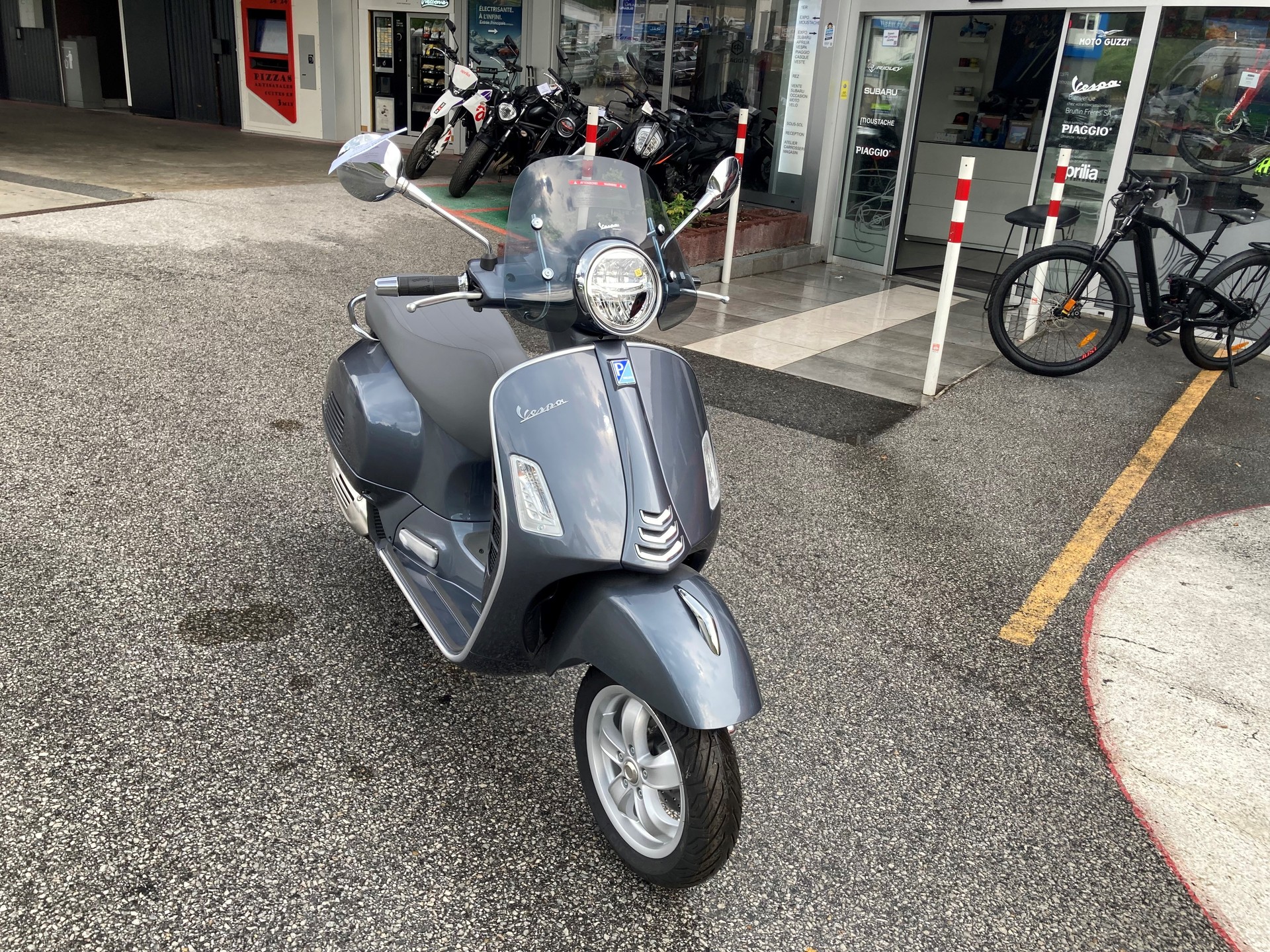 PIAGGIO Vespa GTS 125 ABS-image-0