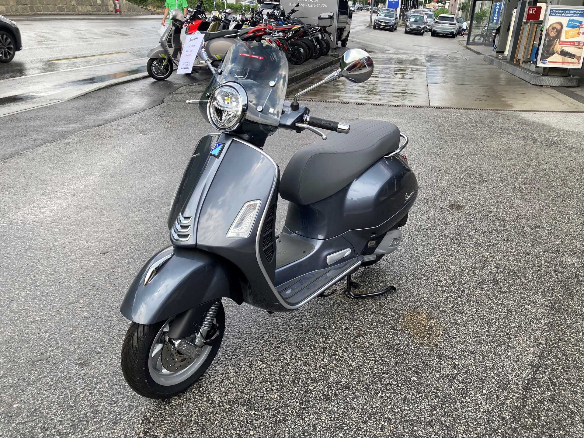 PIAGGIO Vespa GTS 125 ABS-image-2
