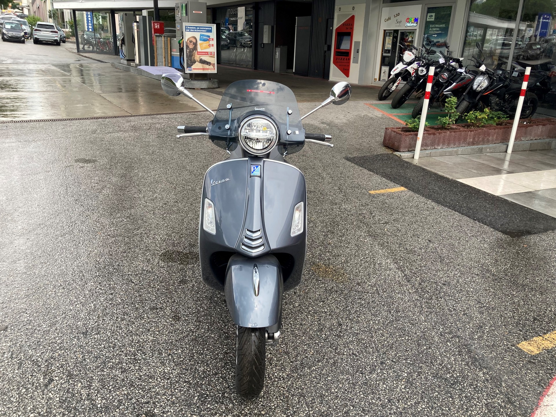 PIAGGIO Vespa GTS 125 ABS-image-1