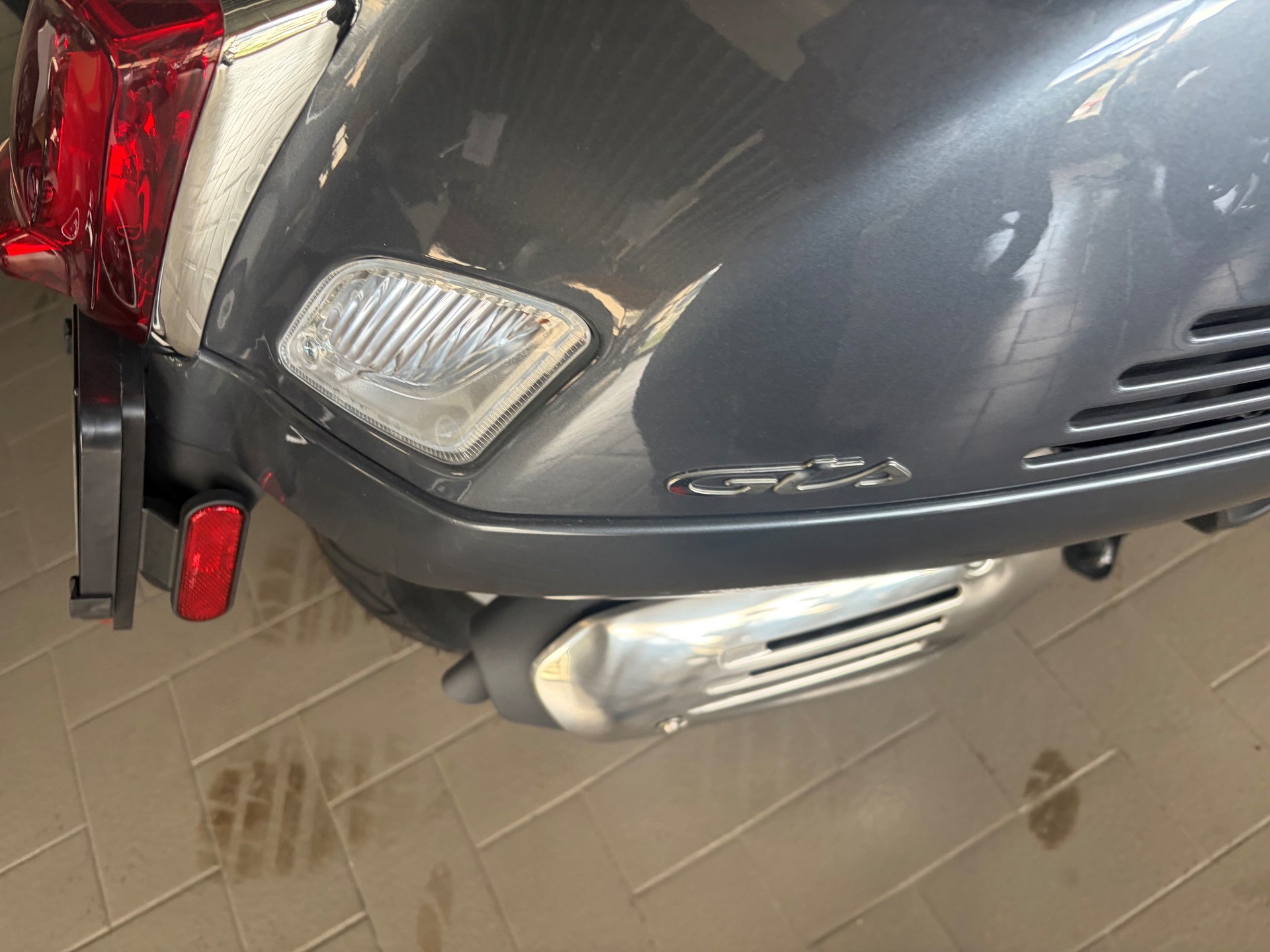PIAGGIO Vespa GTS 125 ABS-image-1