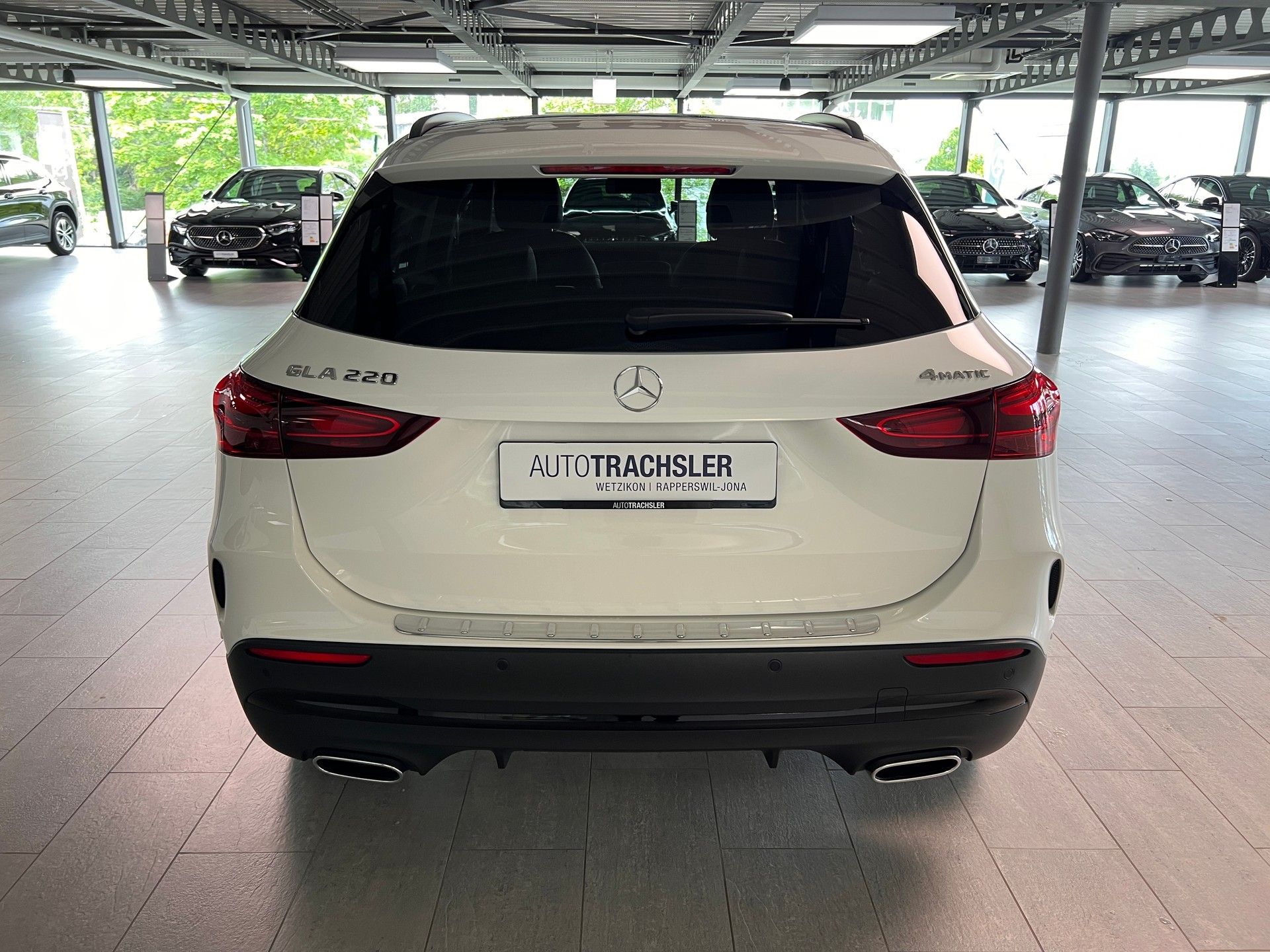MERCEDES-BENZ GLA 220 4Matic 8G-DCT-image-4