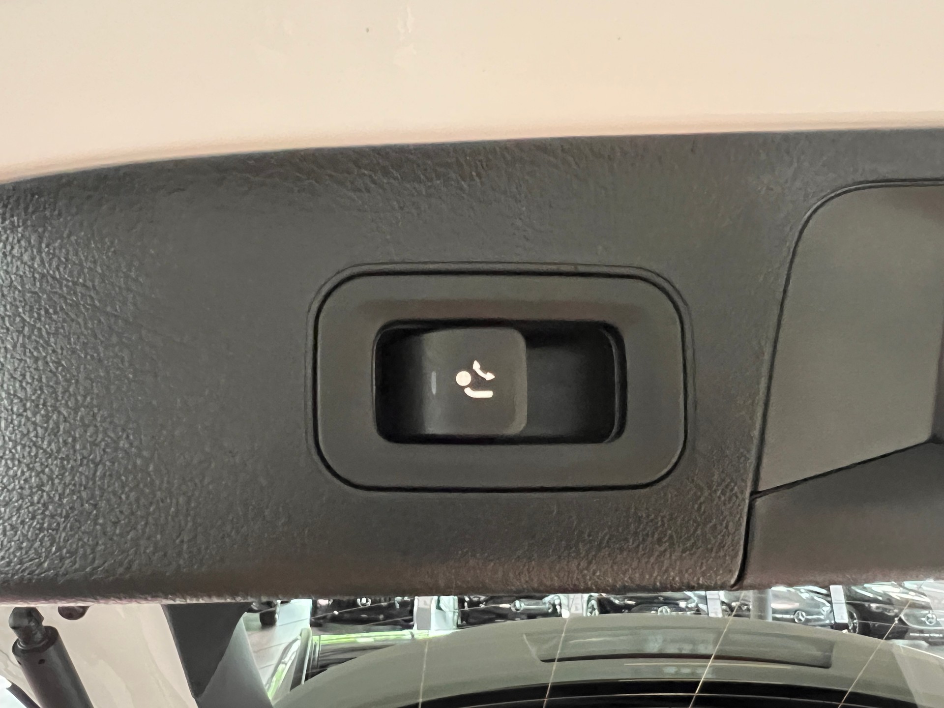 MERCEDES-BENZ GLA 220 4Matic 8G-DCT-image-7