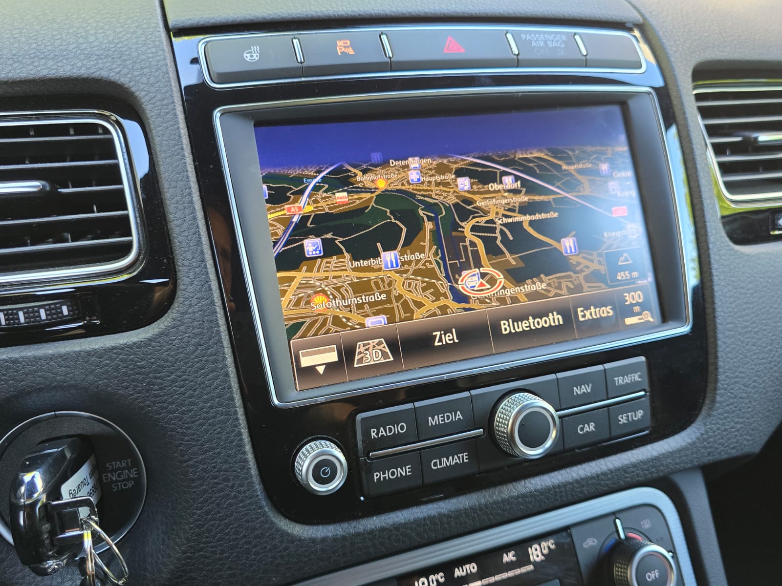 VW Touareg 3.0 TDI R-Line BMT Tiptronic-image-21