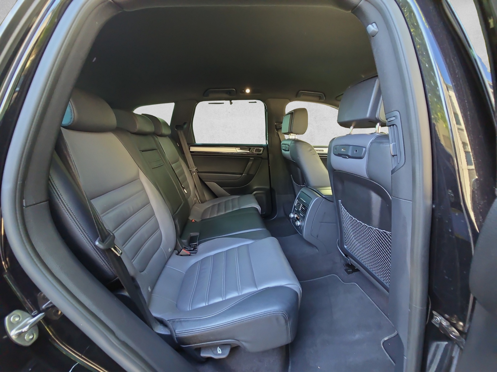 VW Touareg 3.0 TDI R-Line BMT Tiptronic-image-13