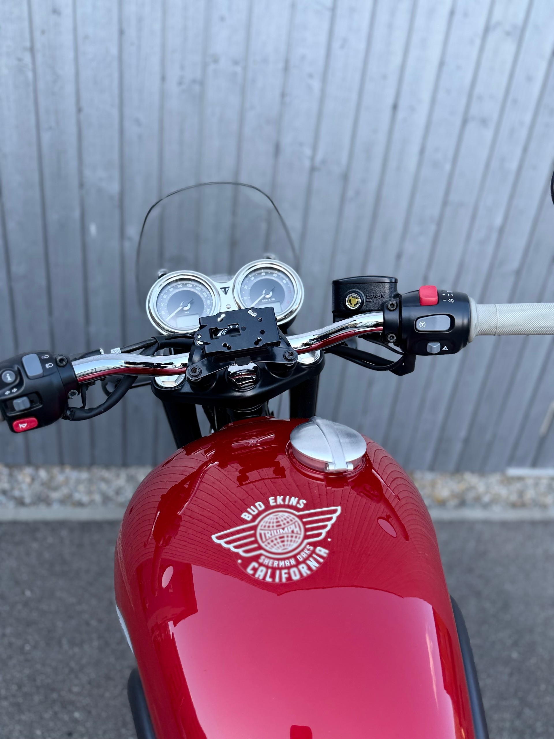 TRIUMPH Bonneville T120 ABS-image-5