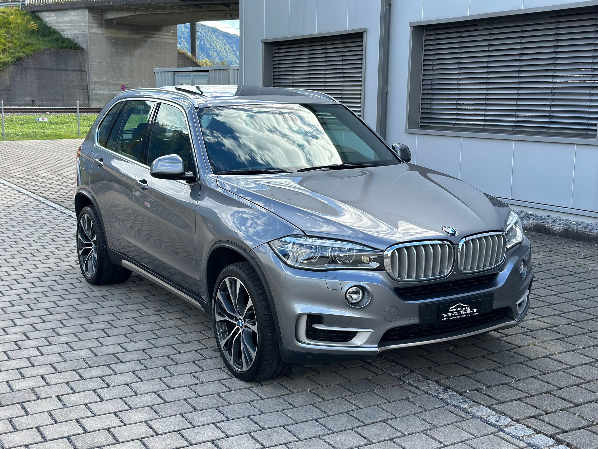 BMW X5 xDrive 50i Steptronic-image-3
