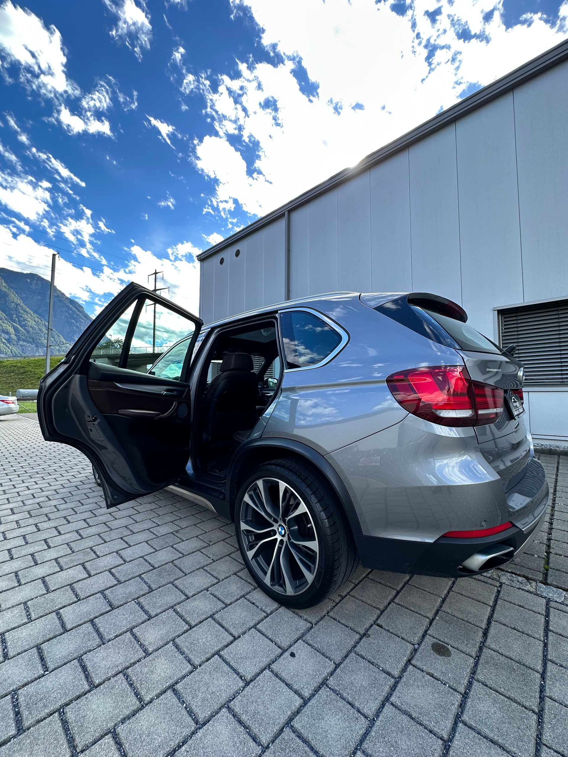 BMW X5 xDrive 50i Steptronic-image-15