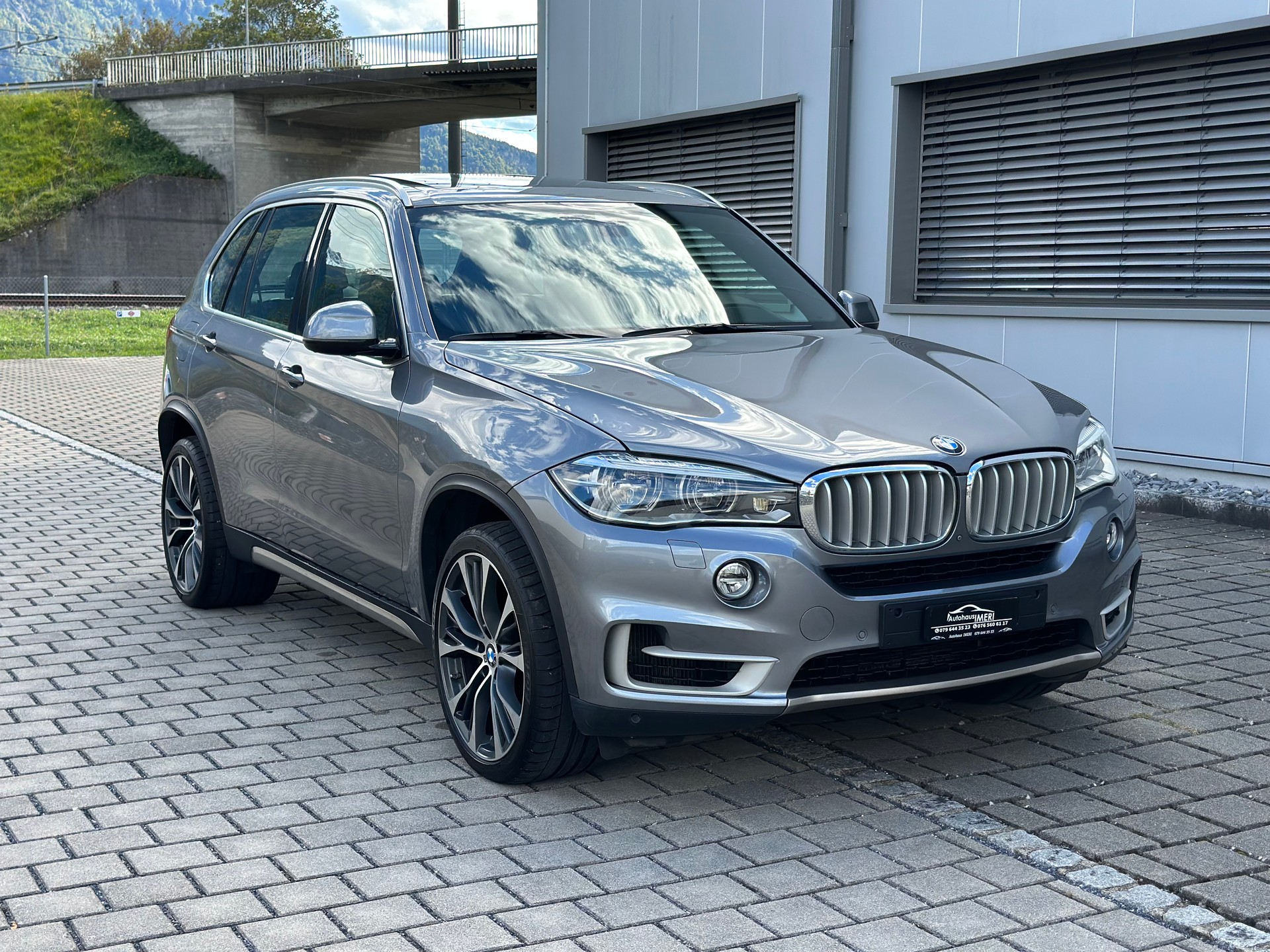 BMW X5 xDrive 50i Steptronic-image-4