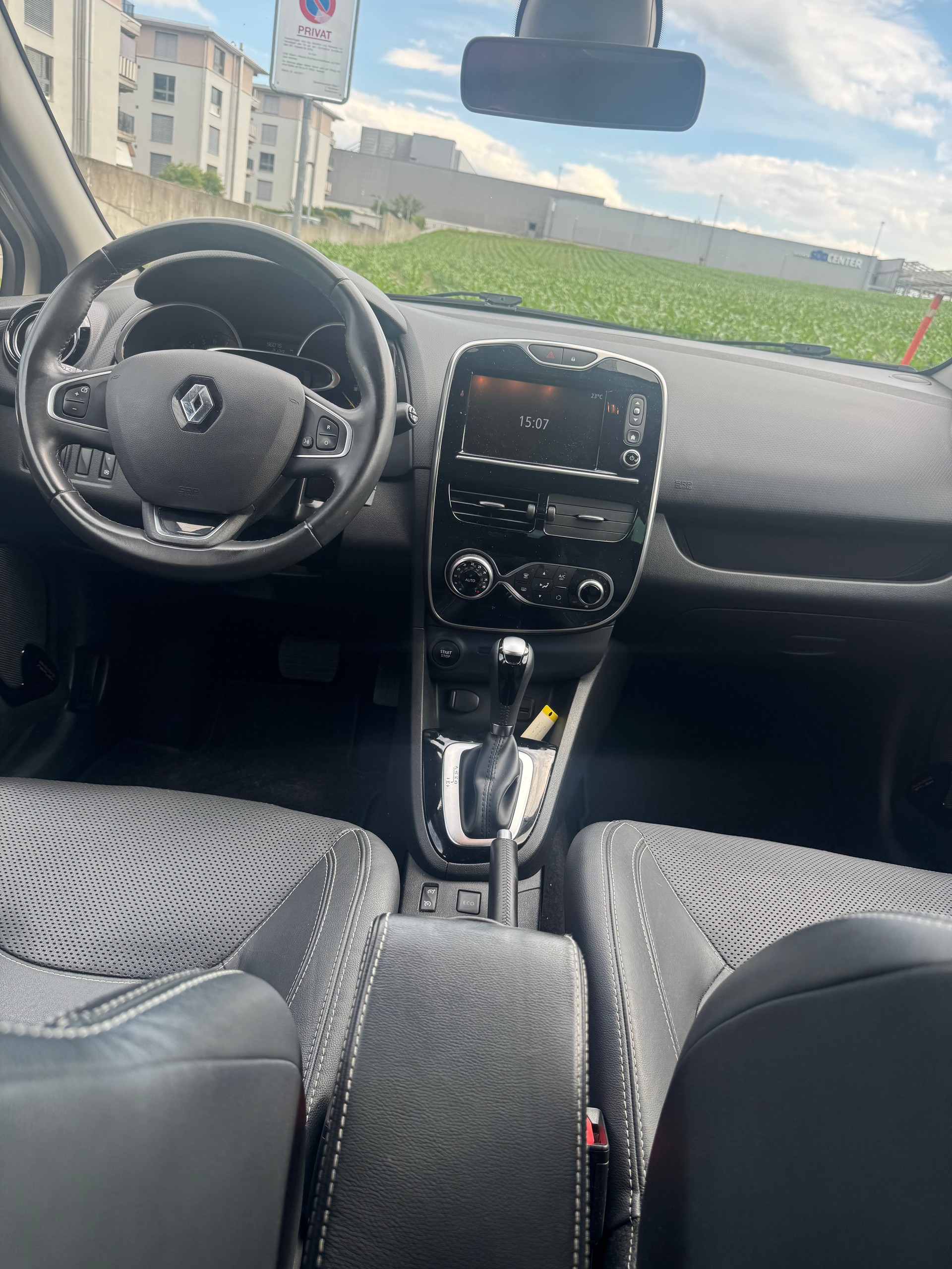 RENAULT Clio 1.2 16V T Iconic EDC-image-7