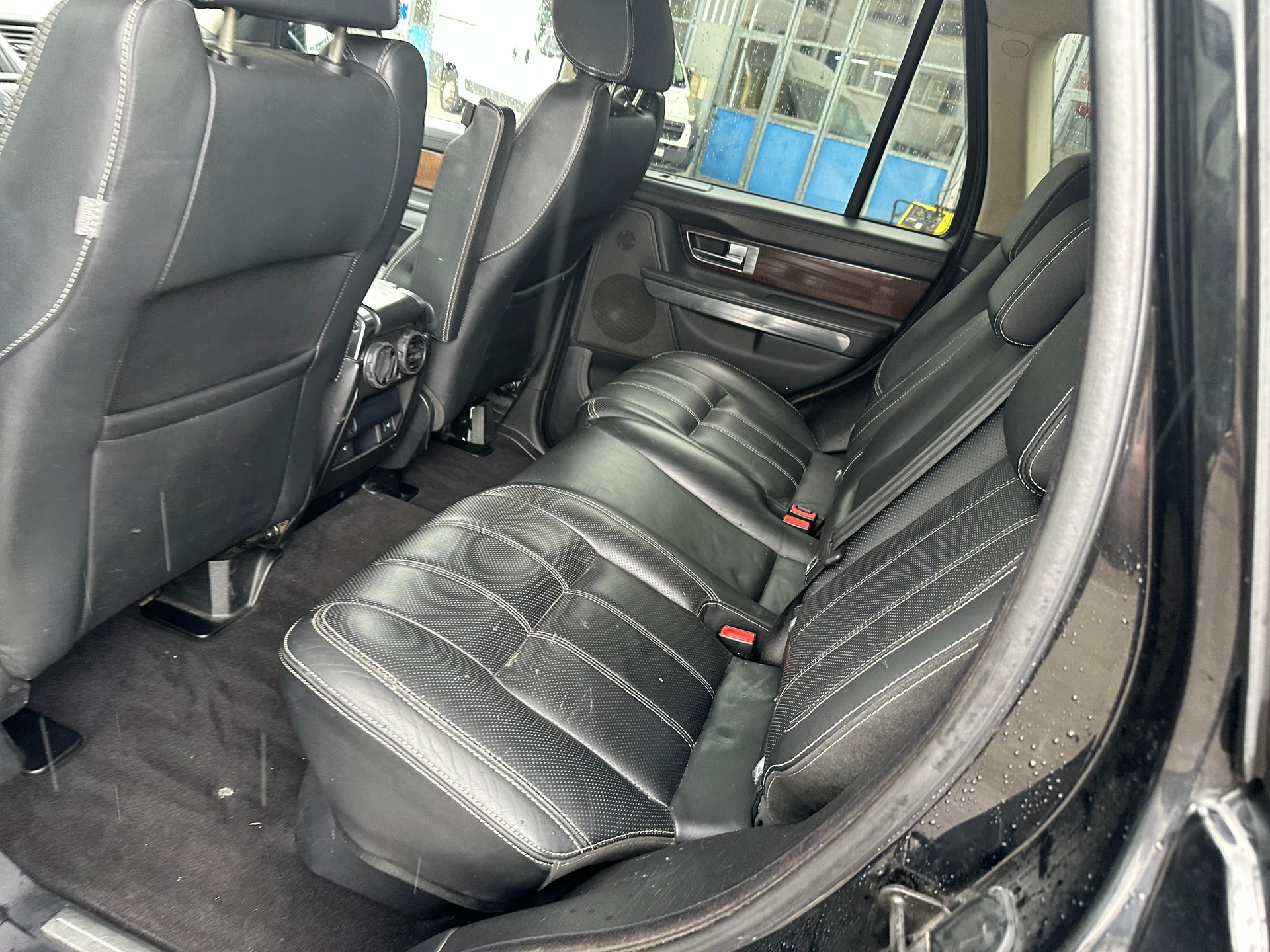 LAND ROVER Range Rover Sport 3.0 TDV6 HSE Automatic-image-9