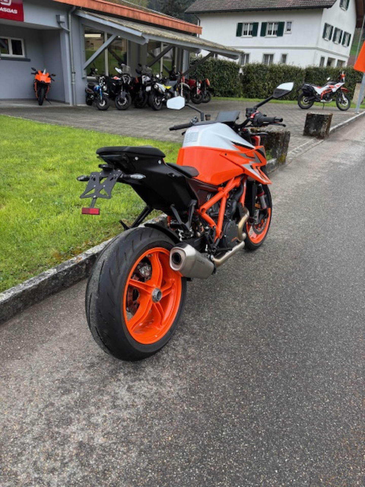 KTM 1290 Super Duke R-image-2