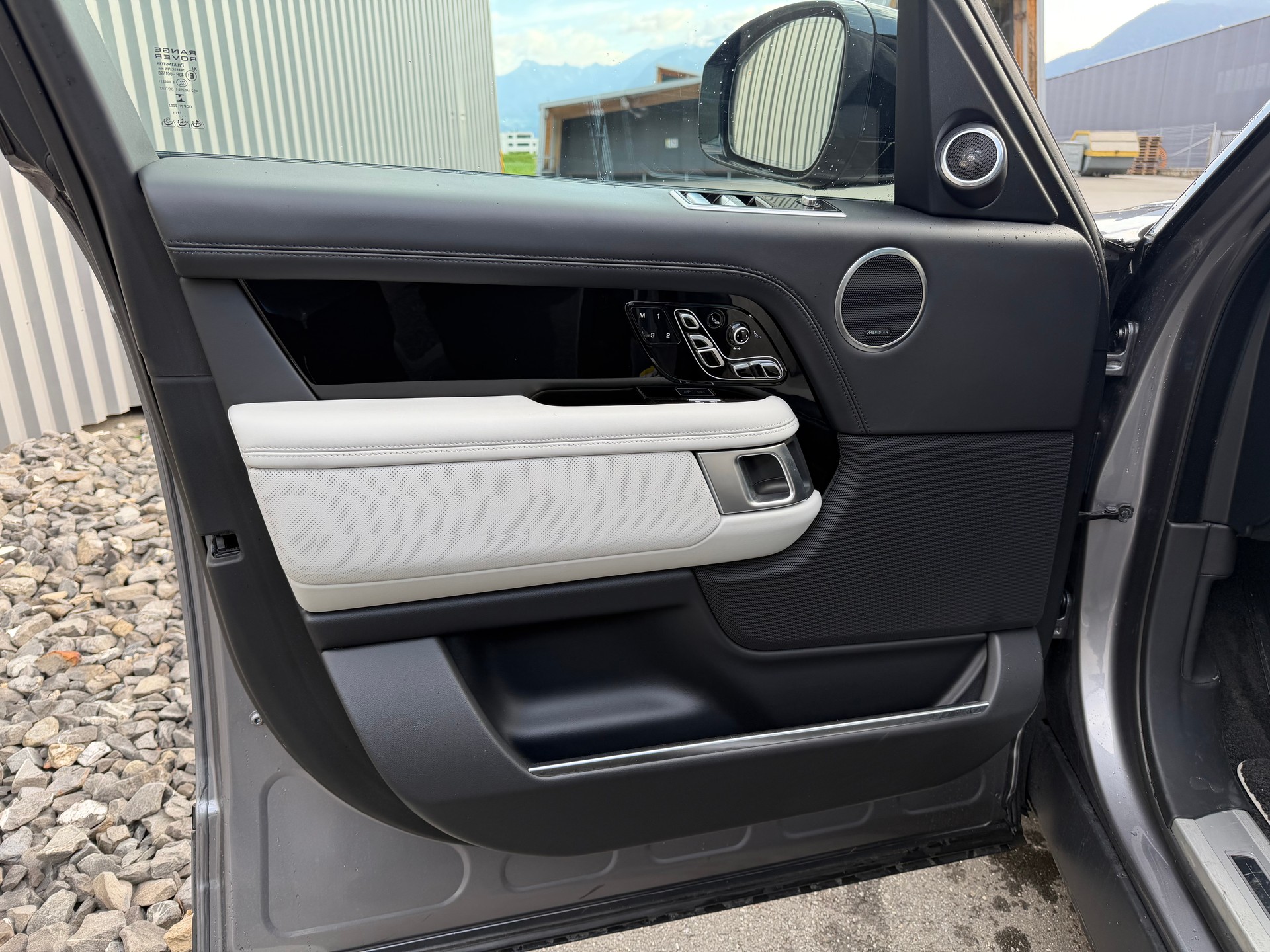 LAND ROVER Range Rover LWB 5.0 V8 S/C SV AB Automatic GARANTIE LAND ROVER 01.05.2027-image-14