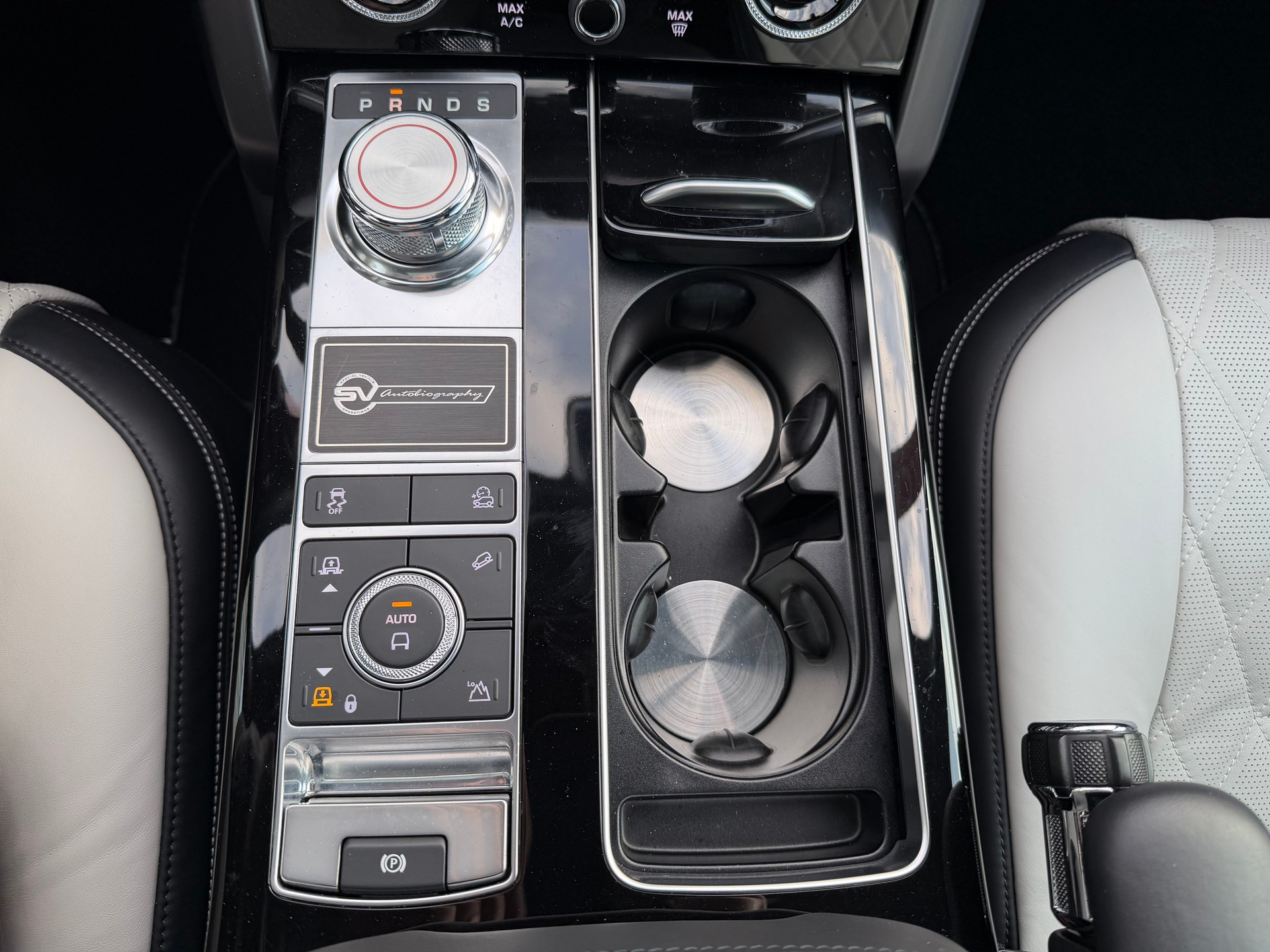 LAND ROVER Range Rover LWB 5.0 V8 S/C SV AB Automatic GARANTIE LAND ROVER 01.05.2027-image-34