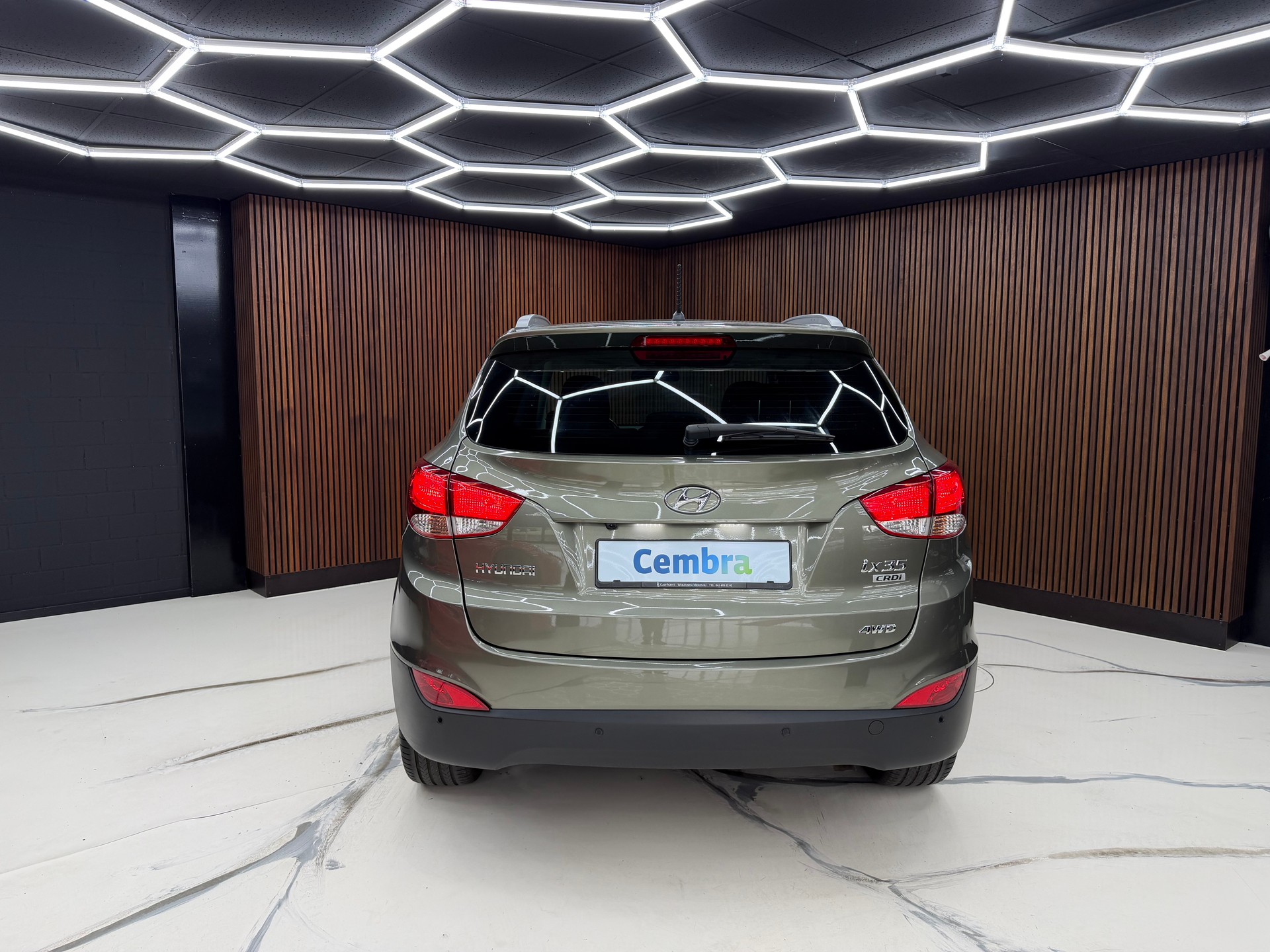 HYUNDAI iX 35 2.0 CRDi Premium 4WD Automatic-image-7