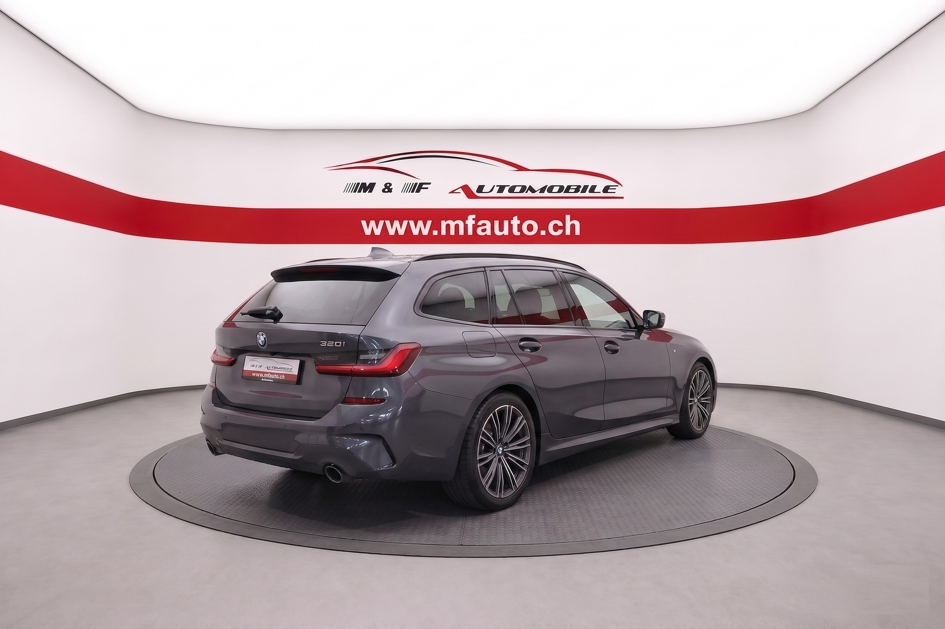 BMW 320i SAG Touring CH FAHRZEUG-showroom-element-1