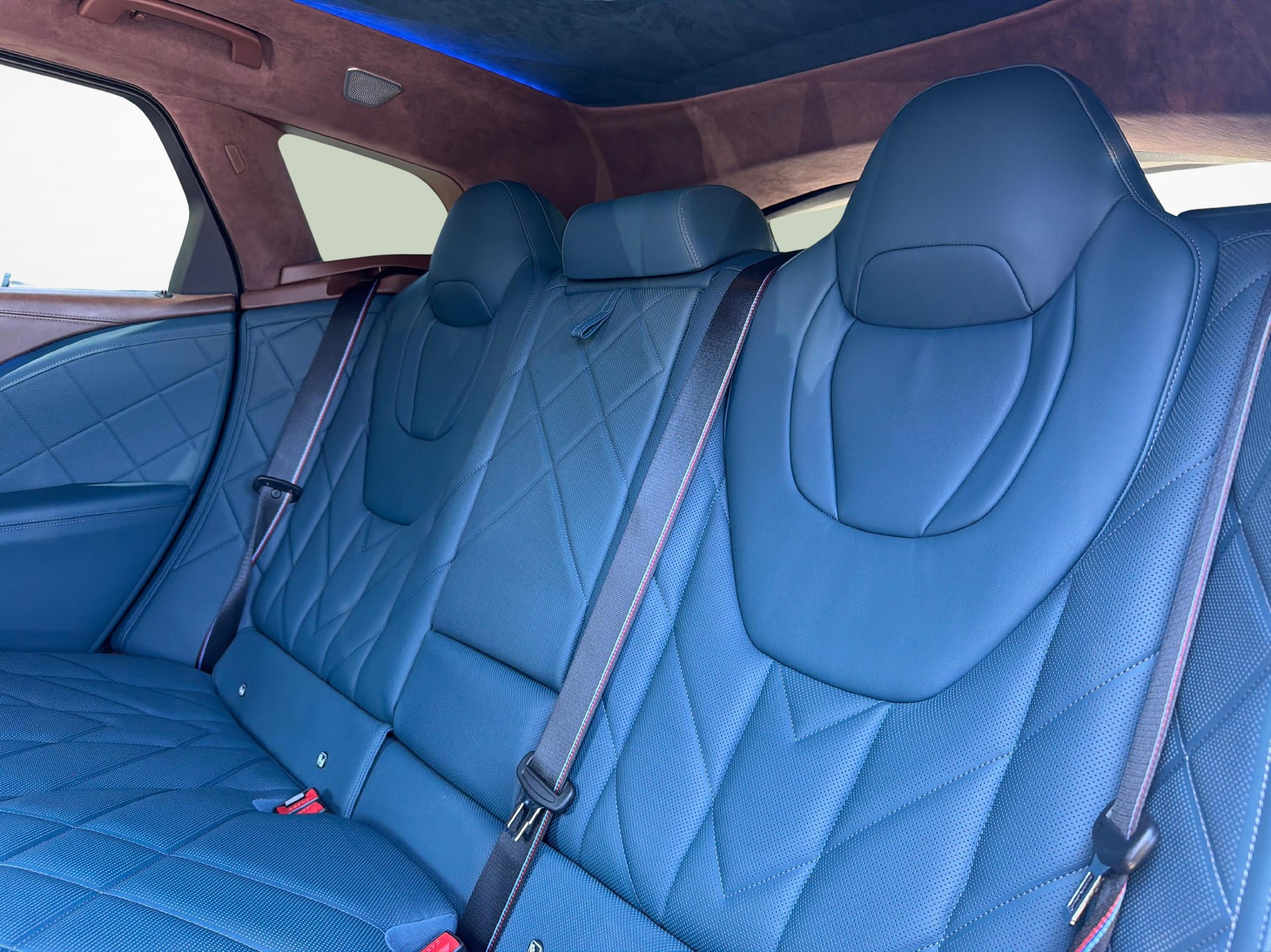 BMW XM Plug-in Hybrid-image-18
