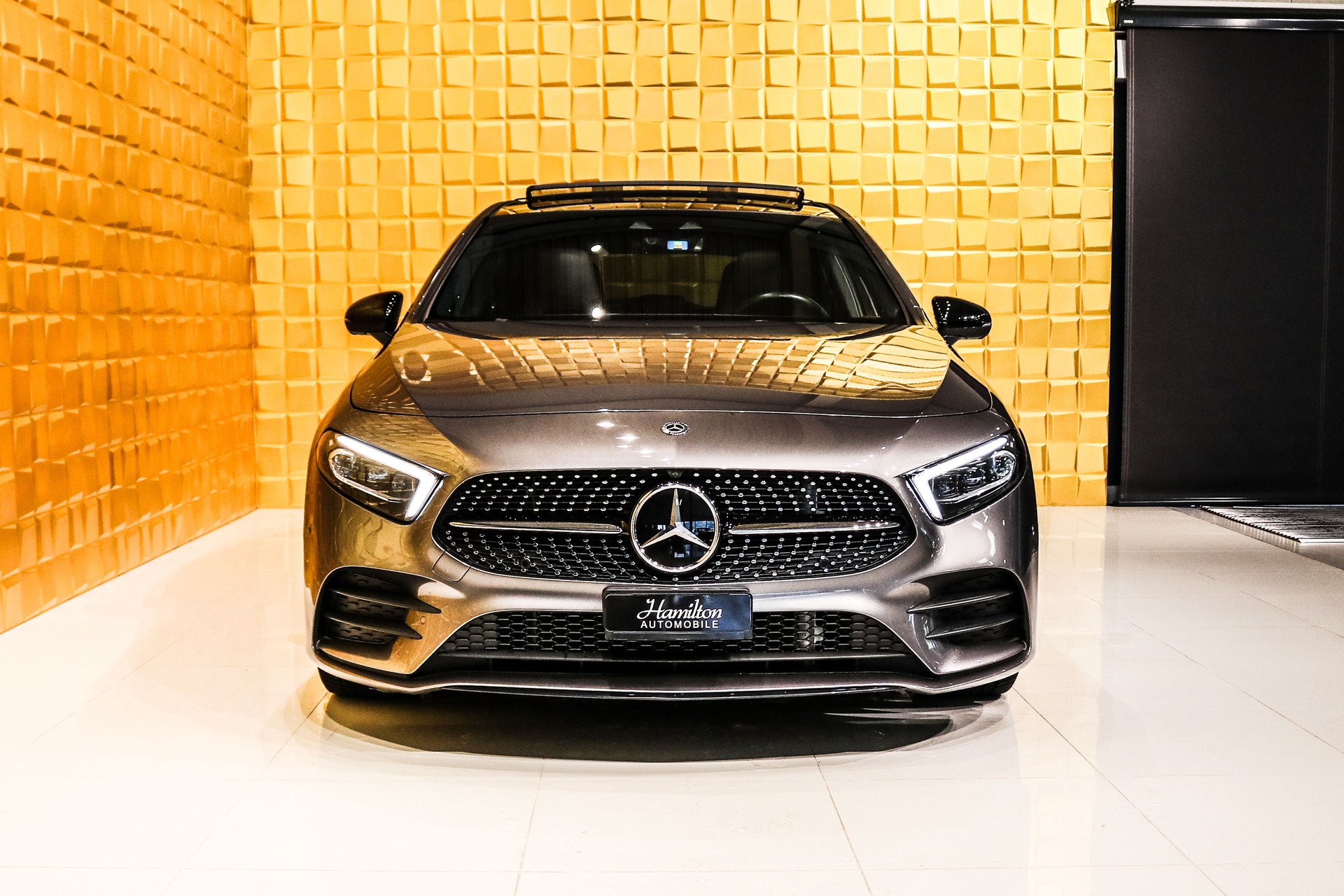 MERCEDES-BENZ A 250 AMG Line 7G-DCT-showroom-element-2