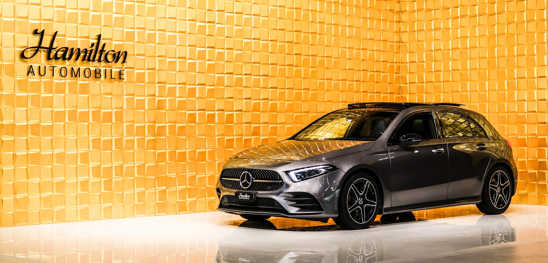 MERCEDES-BENZ A 250 AMG Line 7G-DCT-showroom-element-1