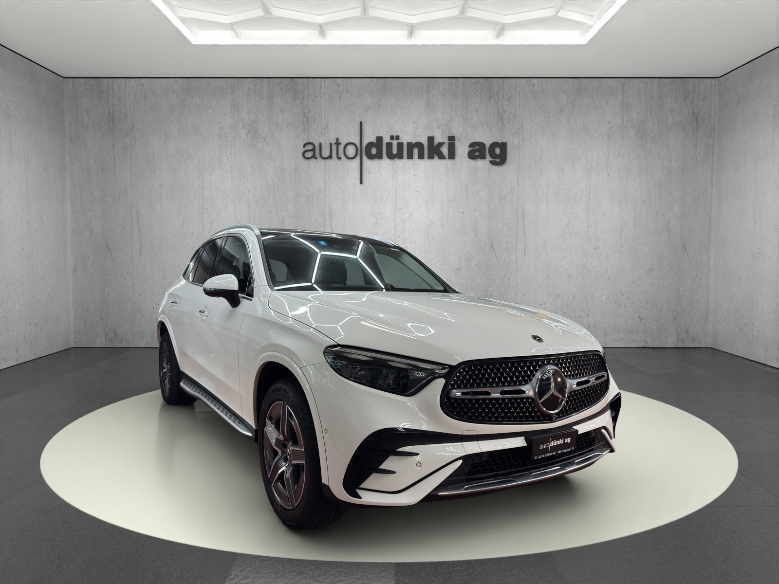 MERCEDES-BENZ GLC 300 e 4Matic 9G-Tronic-image-5