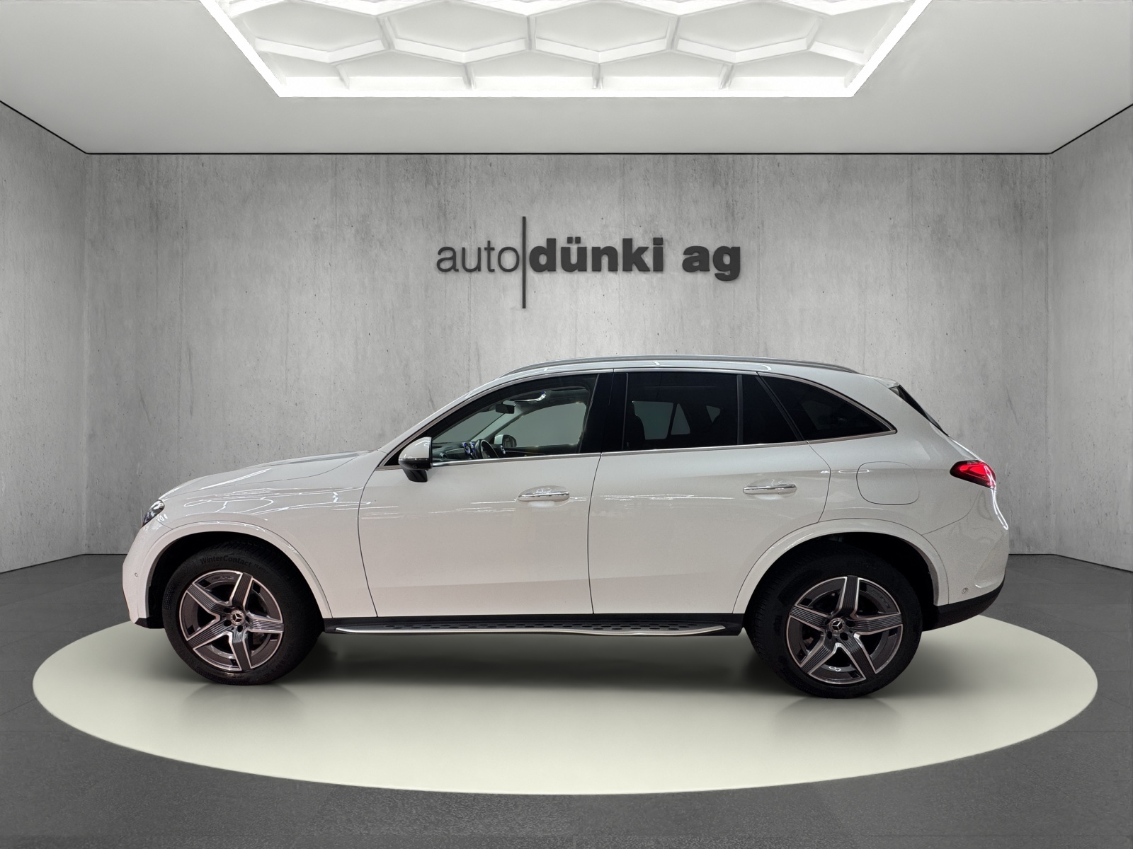 MERCEDES-BENZ GLC 300 e 4Matic 9G-Tronic-showroom-element-1