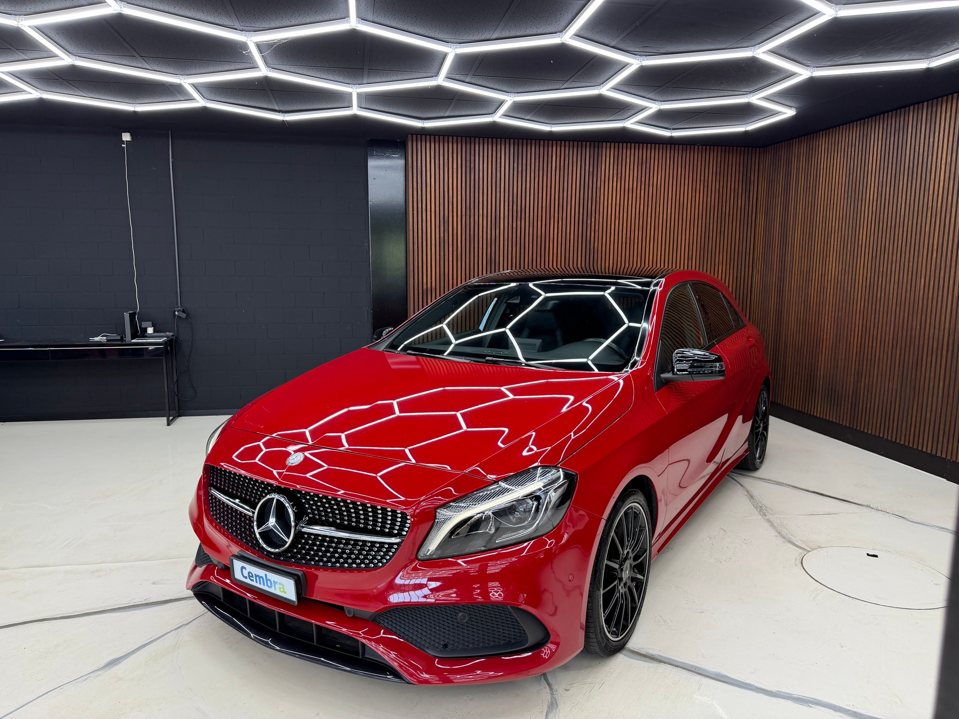 MERCEDES-BENZ A 200 AMG Line