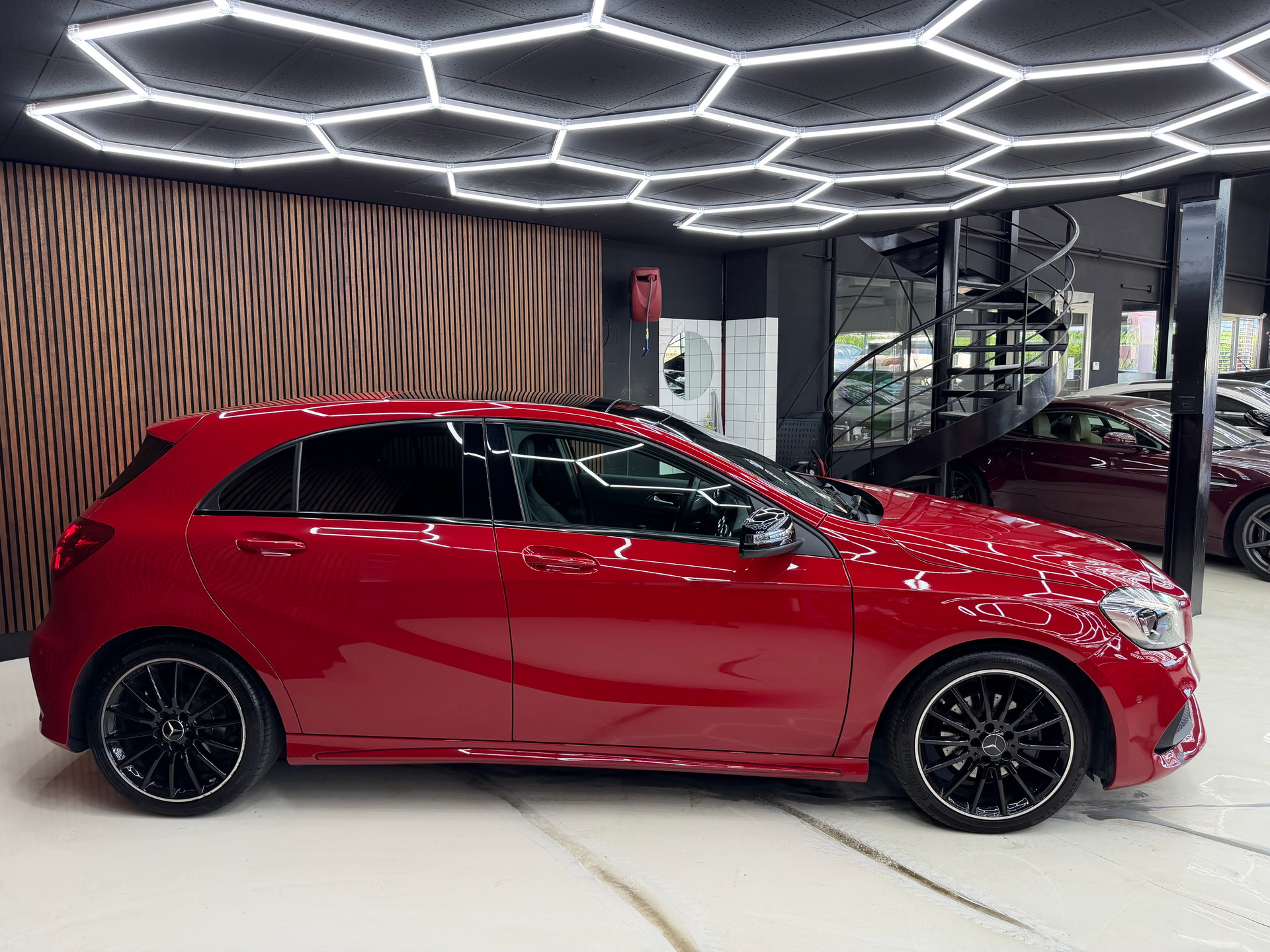 MERCEDES-BENZ A 200 AMG Line-image-3